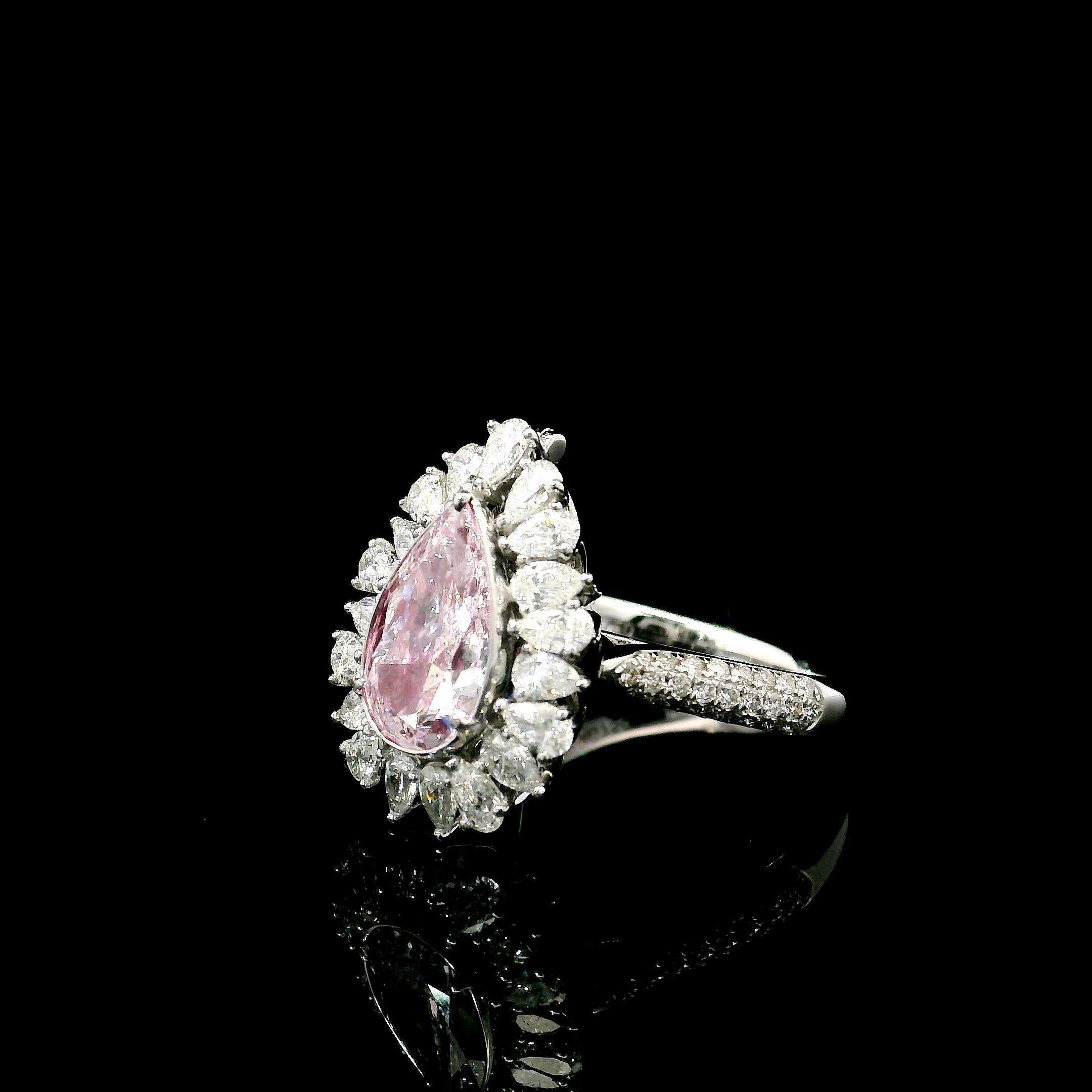 GIA Certified 1.50 Carat Light Pink SI2 Clarity Diamond Ring In New Condition For Sale In บางรัก, TH