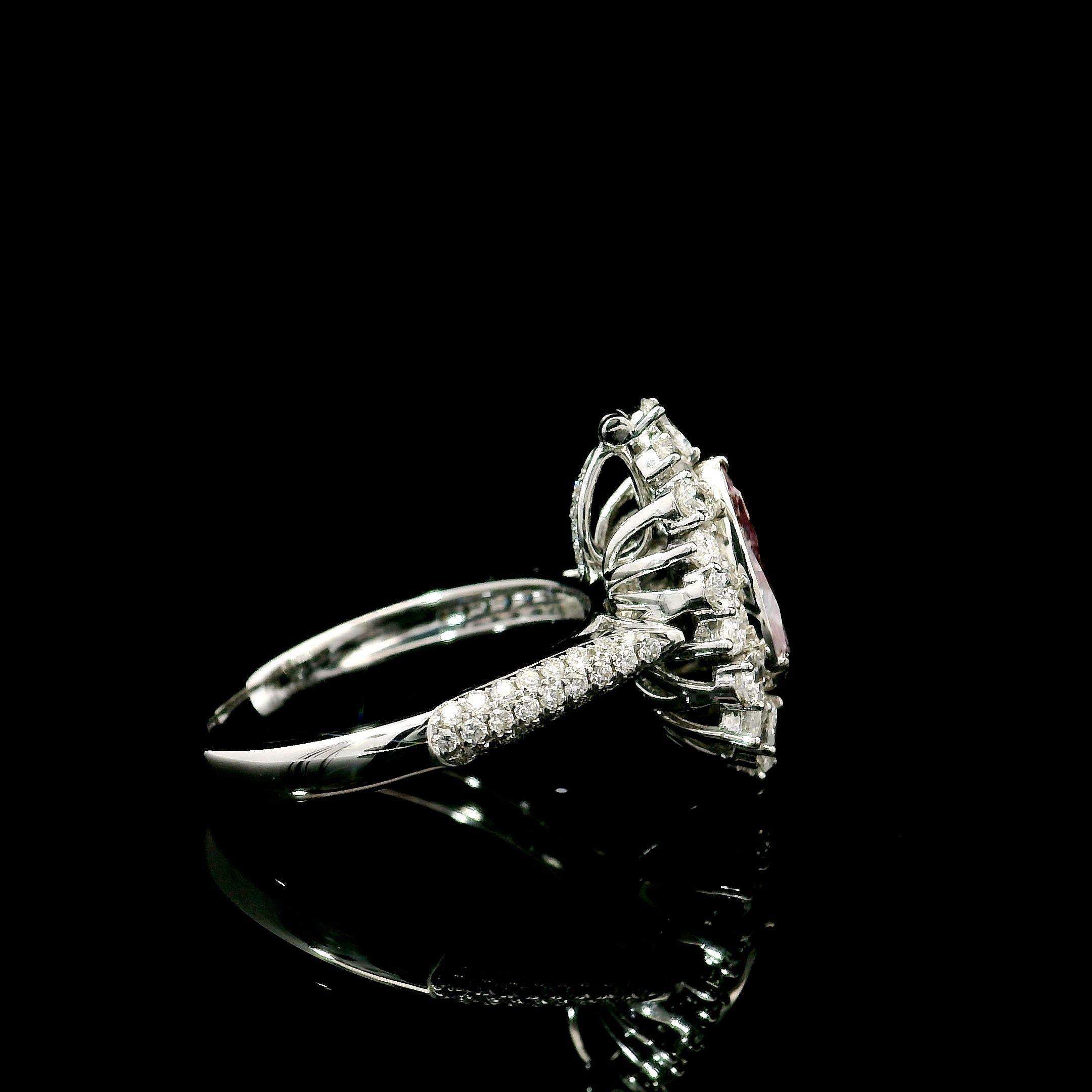 GIA Certified 1.50 Carat Light Pink SI2 Clarity Diamond Ring For Sale 2