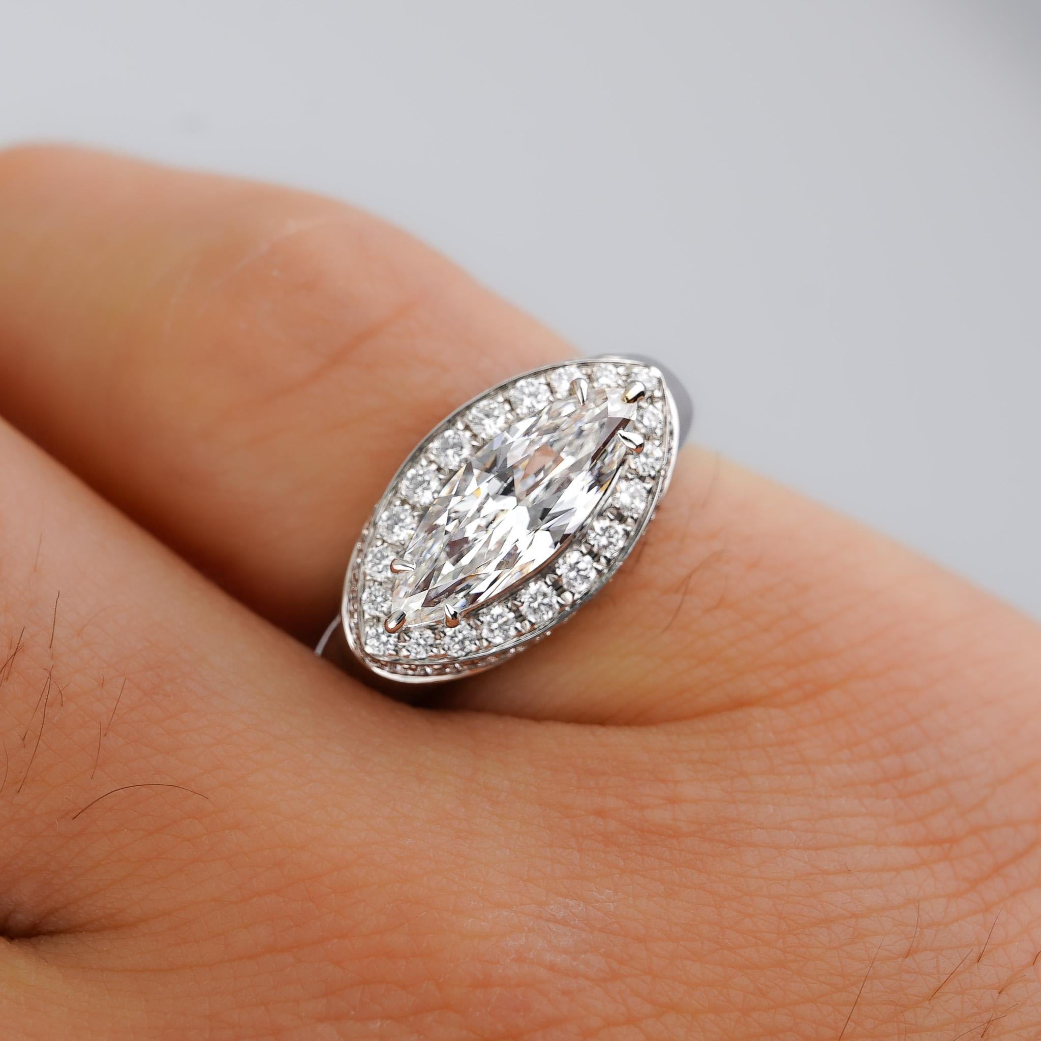 GIA Certified 1.50 Carat Marquise Cut Diamond 18K White Gold Unisex Ring For Sale 4