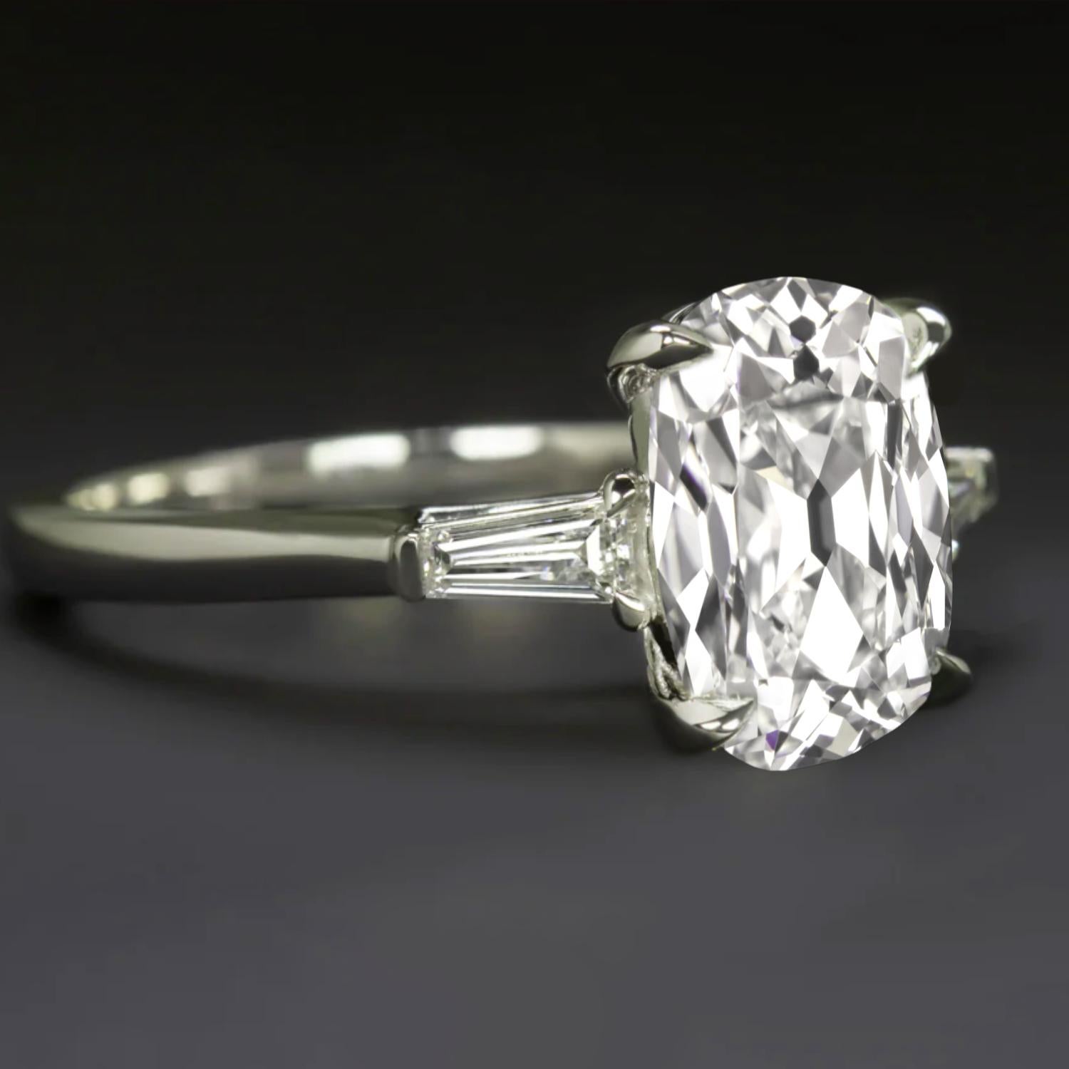 Art Deco GIA Certified 1.71 Carat Old Mine Cut Diamond Ring with Tapered Baguettes For Sale