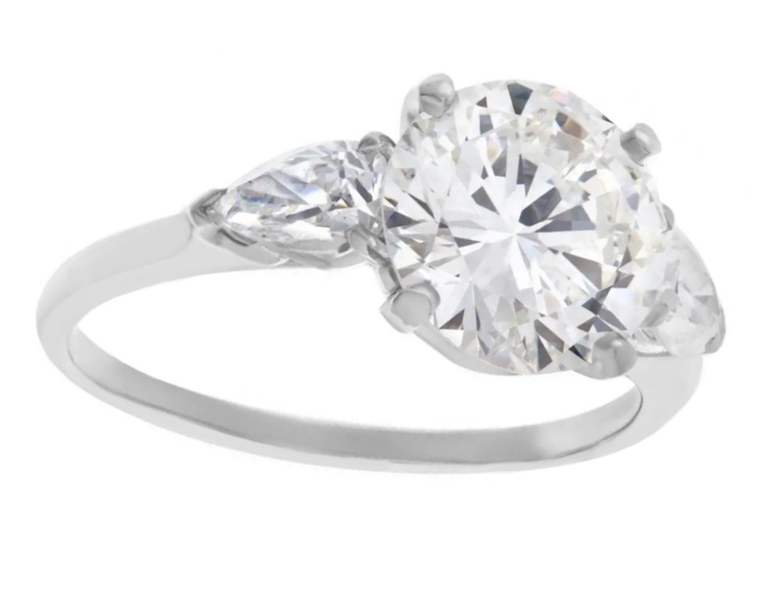 Modern GIA Certified 1.50 Carat Round Cut White Gold Ring For Sale