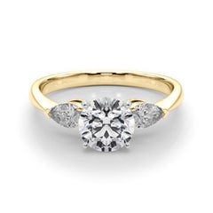 GIA Certified 1.50 Carat Round East-West Three-Stone Diamond Ring (bague à trois pierres Est-Ouest certifiée GIA)