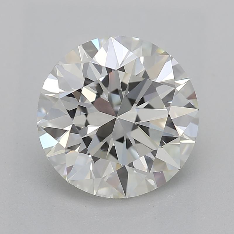 Con il suo design accattivante, questo affascinante anello con diamante presenta uno splendido centro costituito da un diamante rotondo del peso di 1.50 , splendidamente completato da altri due diamanti. Ogni diamante è lavorato con maestria e