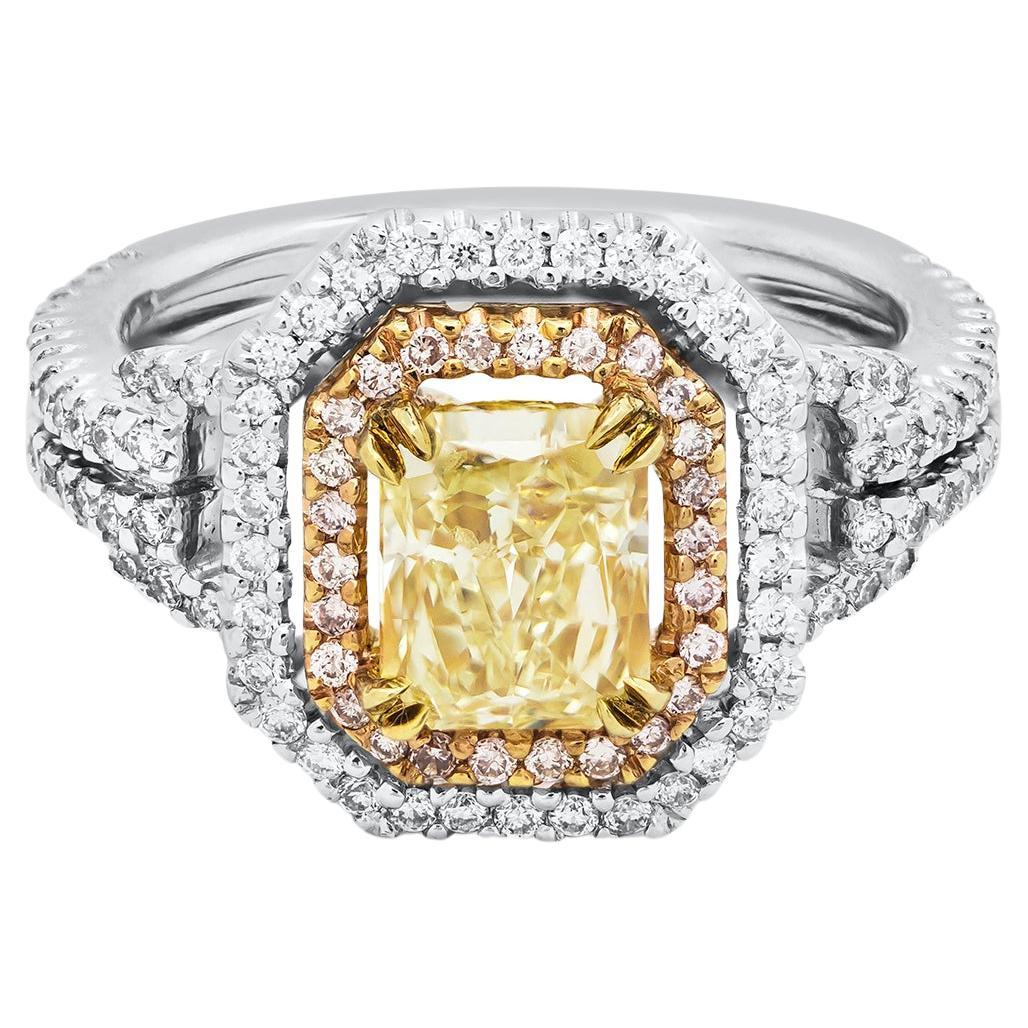 Anello di fidanzamento a doppio anello con diamante giallo a taglio radiante certificato GIA da 1.50 carati in vendita