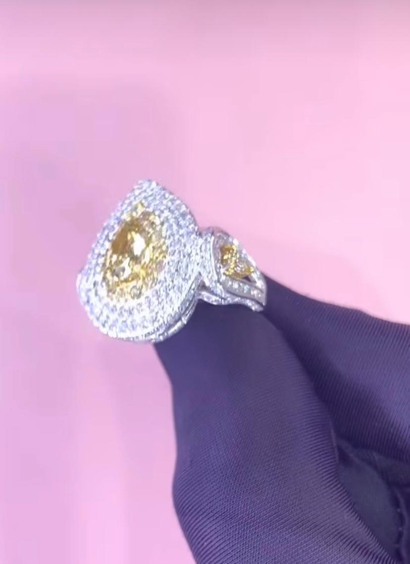 Bague en or 18 carats avec diamant jaune brunâtre de 1,50 carat certifié GIA Neuf - En vente à Massafra, IT