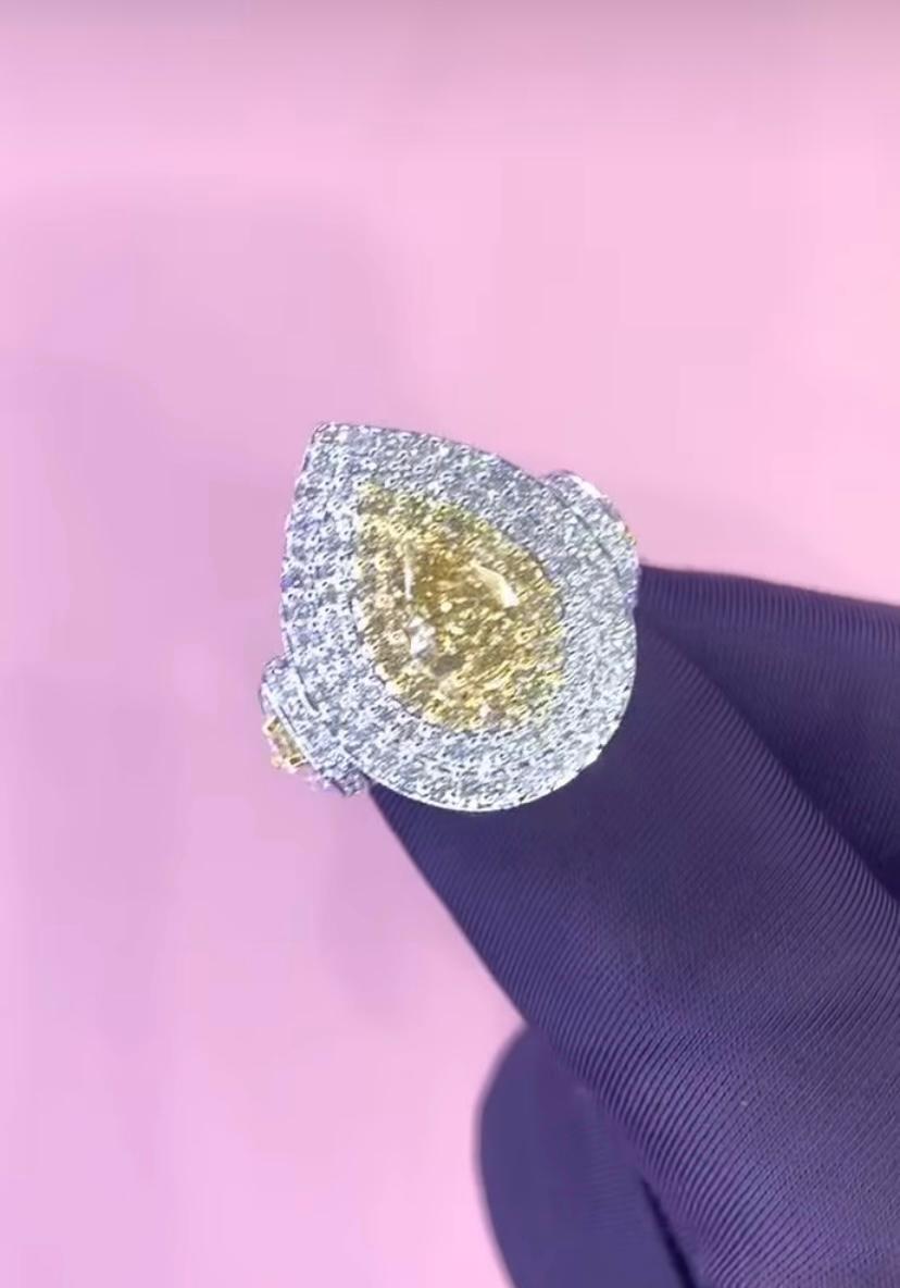 Bague en or 18 carats avec diamant jaune brunâtre de 1,50 carat certifié GIA en vente 3