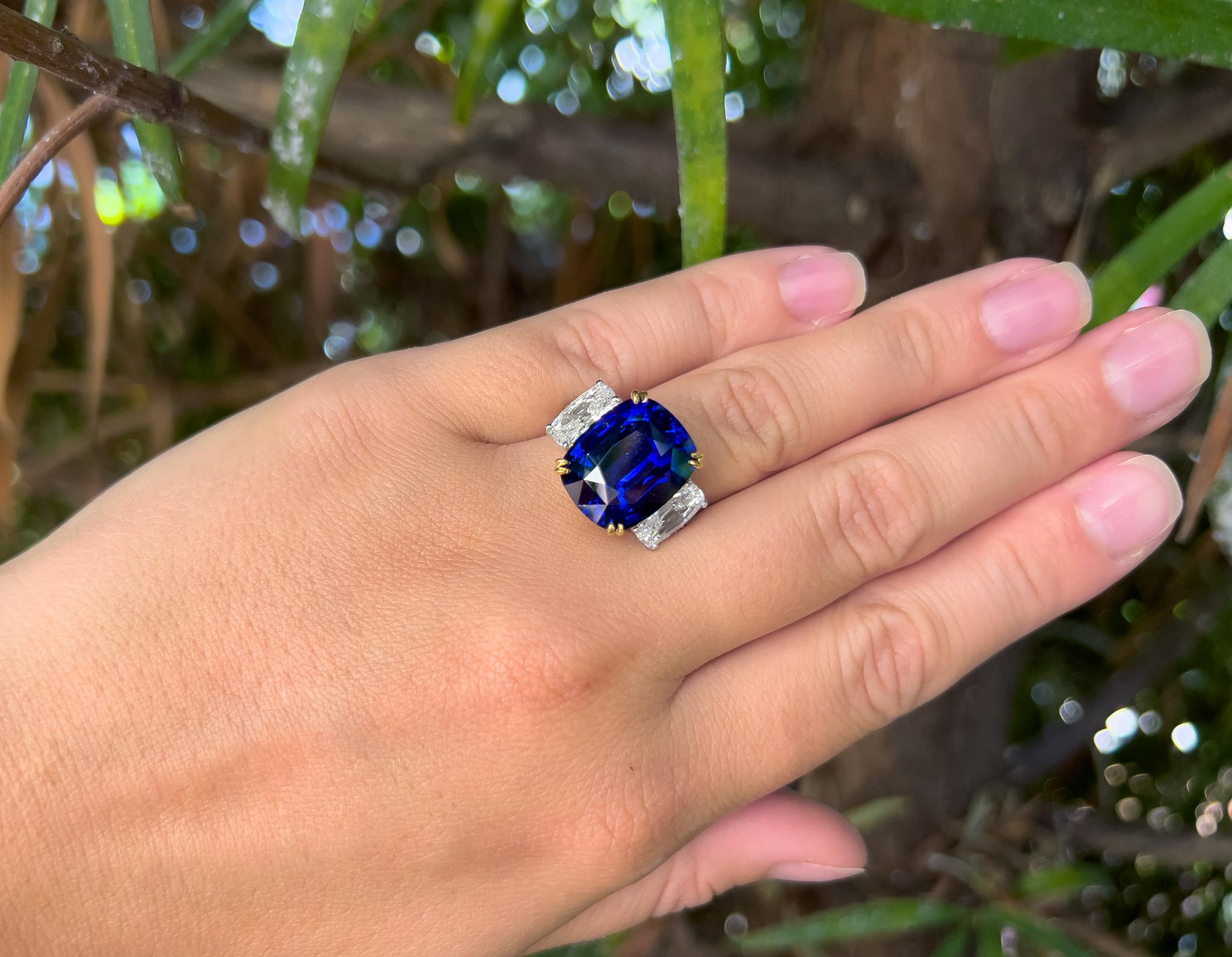 GIA Certified Sapphire = 15.02 Carat
Diamonds = 2.25 Carats
( Color: F, Clarity: VS )
Metal: Platinum, 18K Gold
Ring Size: 6.25 US
It can be resized complimentary