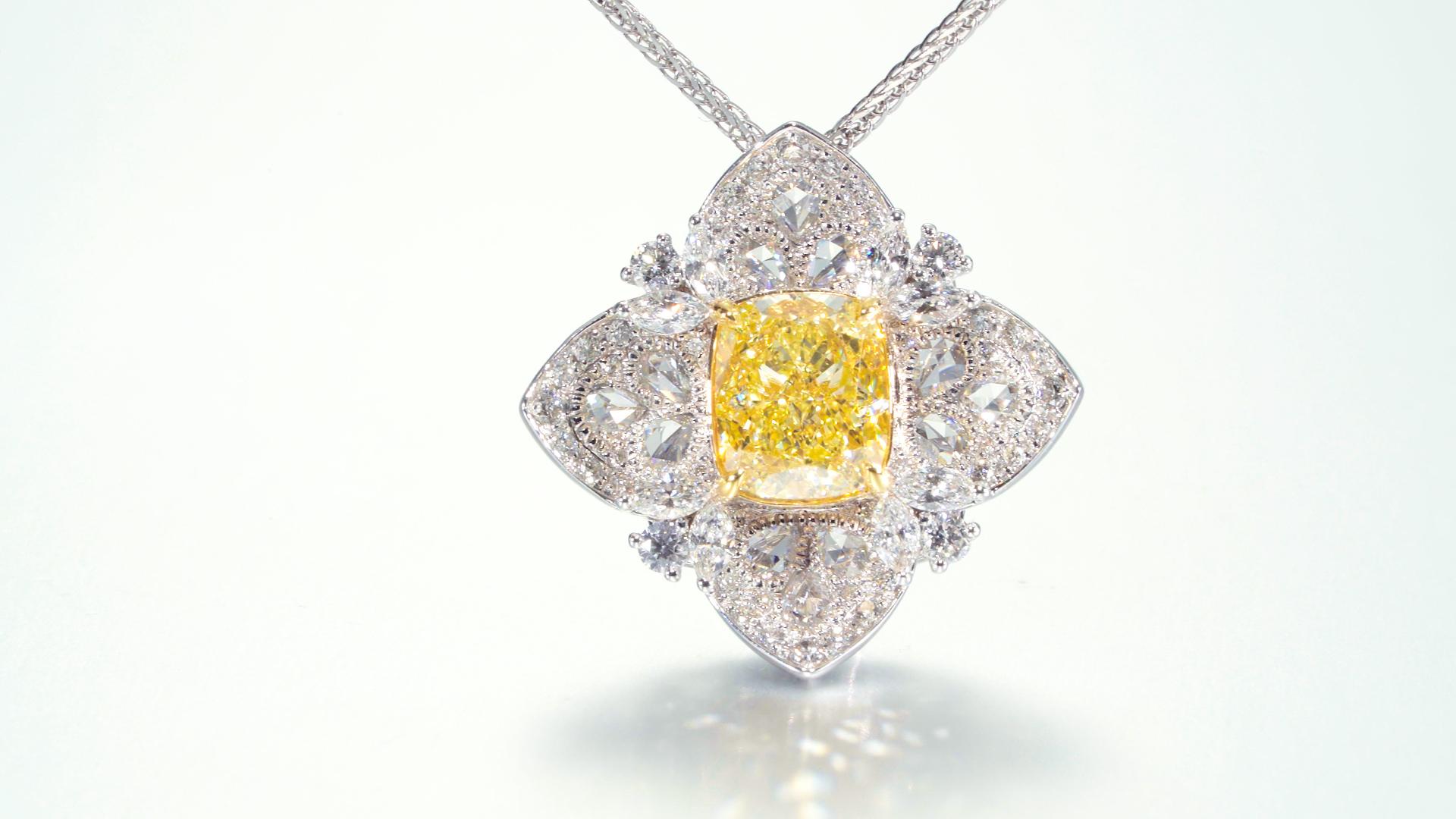 GIA Certified, 1.50ct Natural Fancy Light Yellow Cushion shape Diamond Ring 18KT In New Condition For Sale In Hong Kong, HK