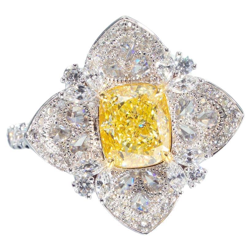 Bague en diamant jaune clair fantaisie taille coussin de 1,50 carat, certifiée GIA, 18 carats