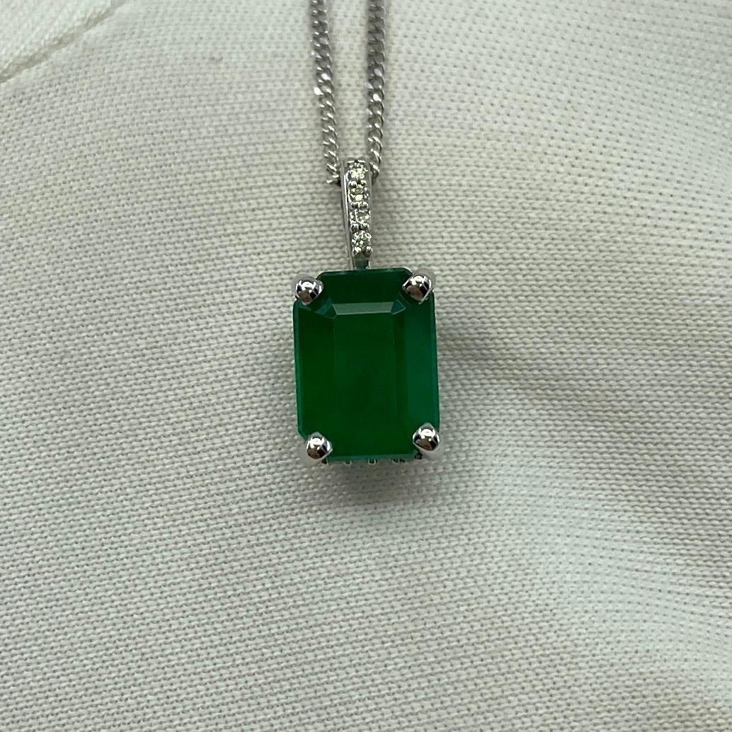 GIA Certified 1.50ct Untreated Emerald 18k White Gold Diamond Surround Pendant In New Condition In Birmingham, GB