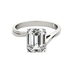 GIA Certified 1,51 Carat Basket Set Emerald Curved Band Diamond Ring