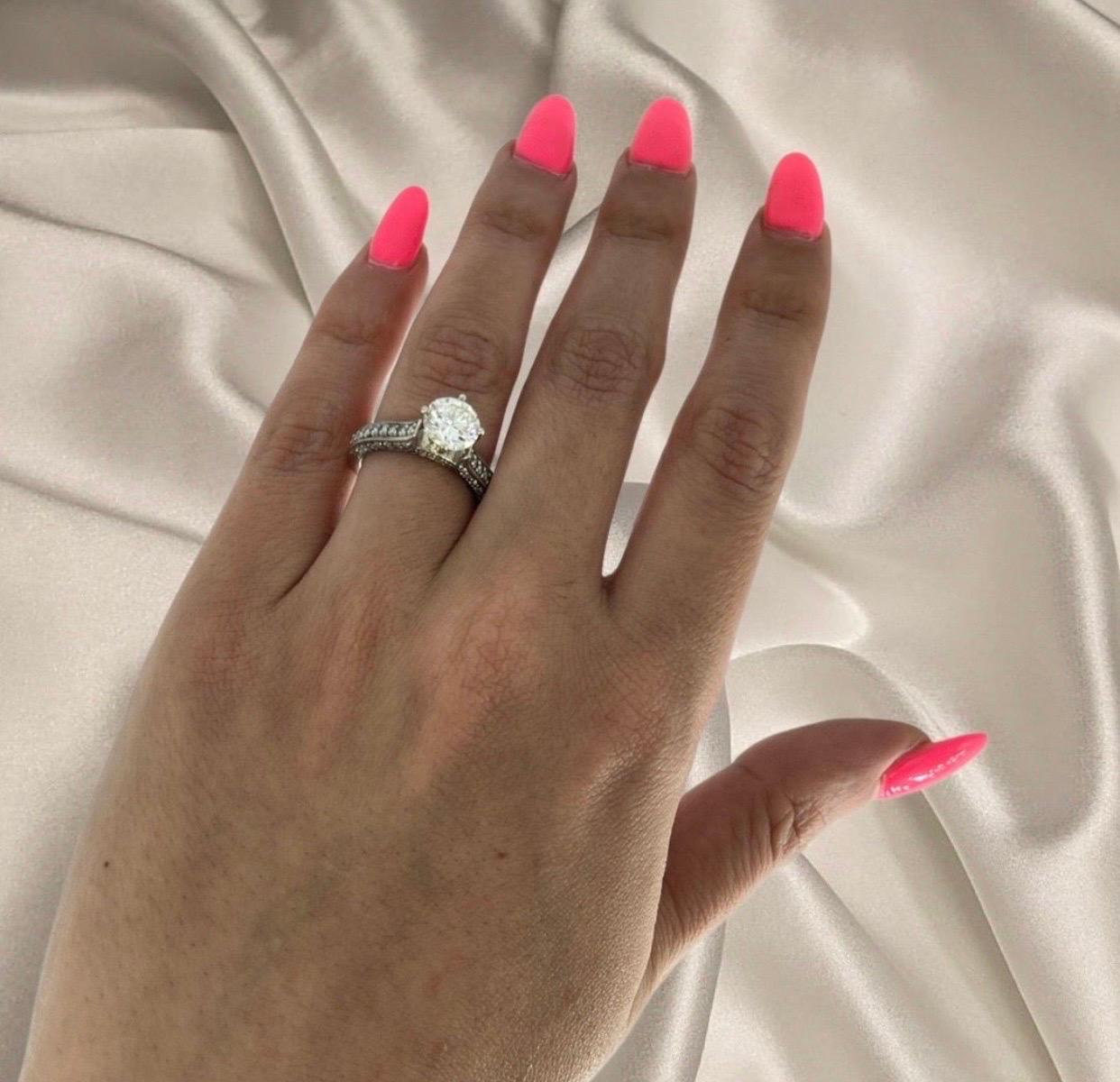 Bague de fiançailles avec diamant central certifié GIA de 1,51 carat en vente 1