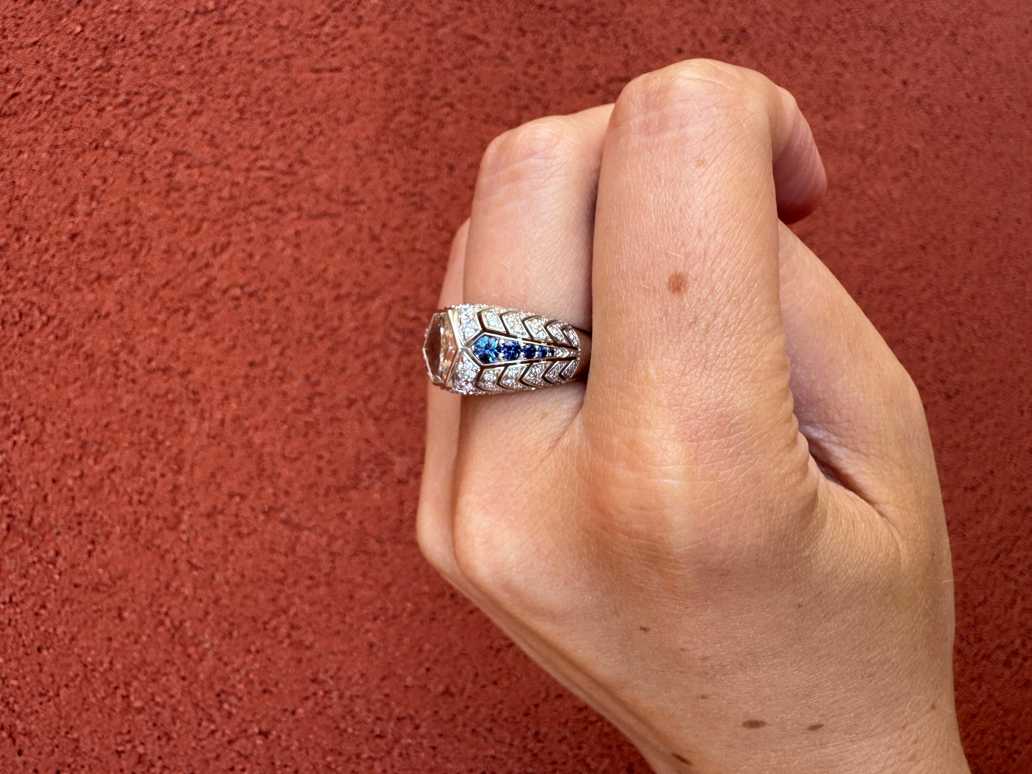 Anillo de diamantes hexagonales y zafiros azules certificado por el GIA de 1,51 quilates en venta 4