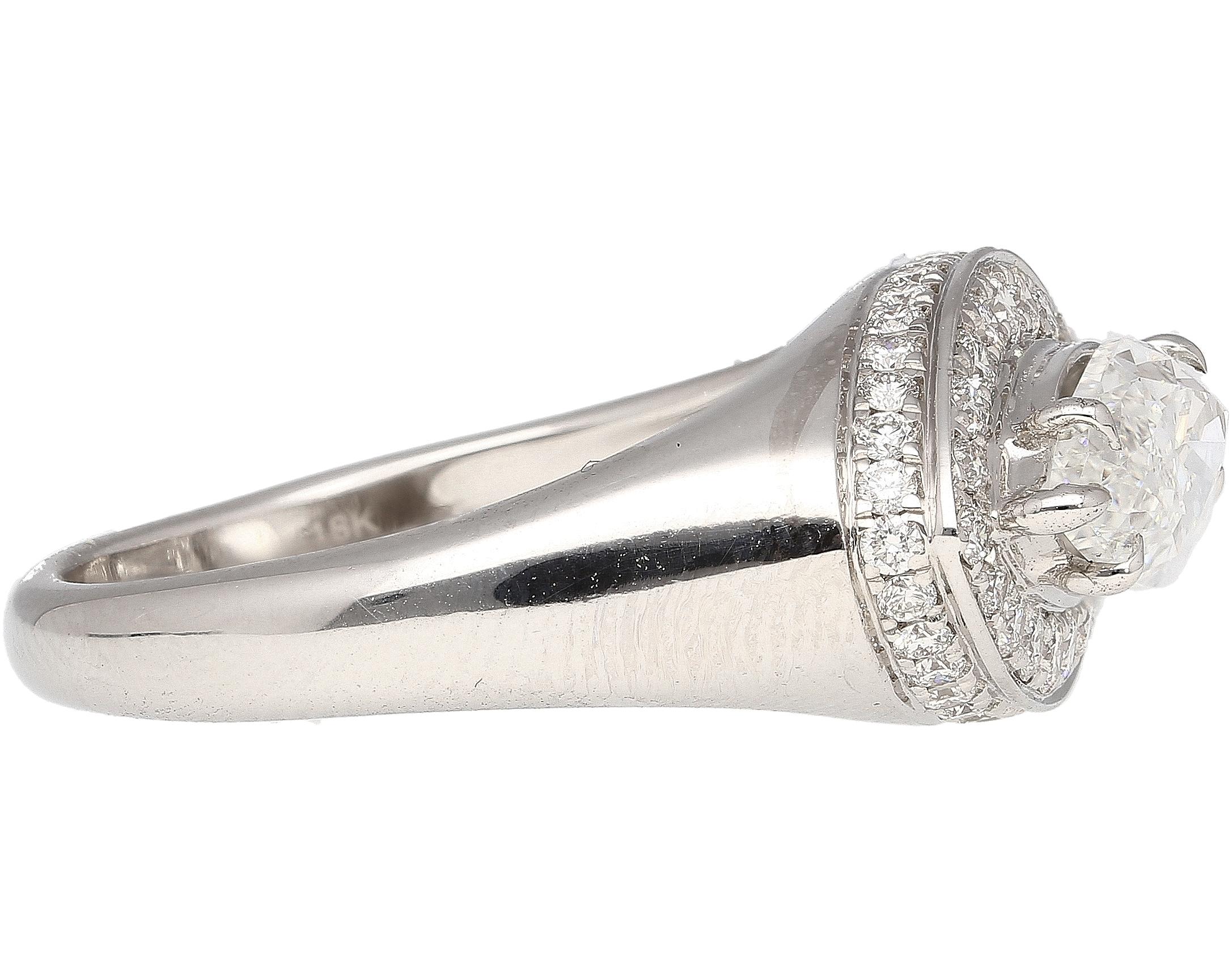 Moderne Bague unisexe en or blanc 18 carats avec diamants taille marquise de 1,51 carat certifiés par le GIA en vente