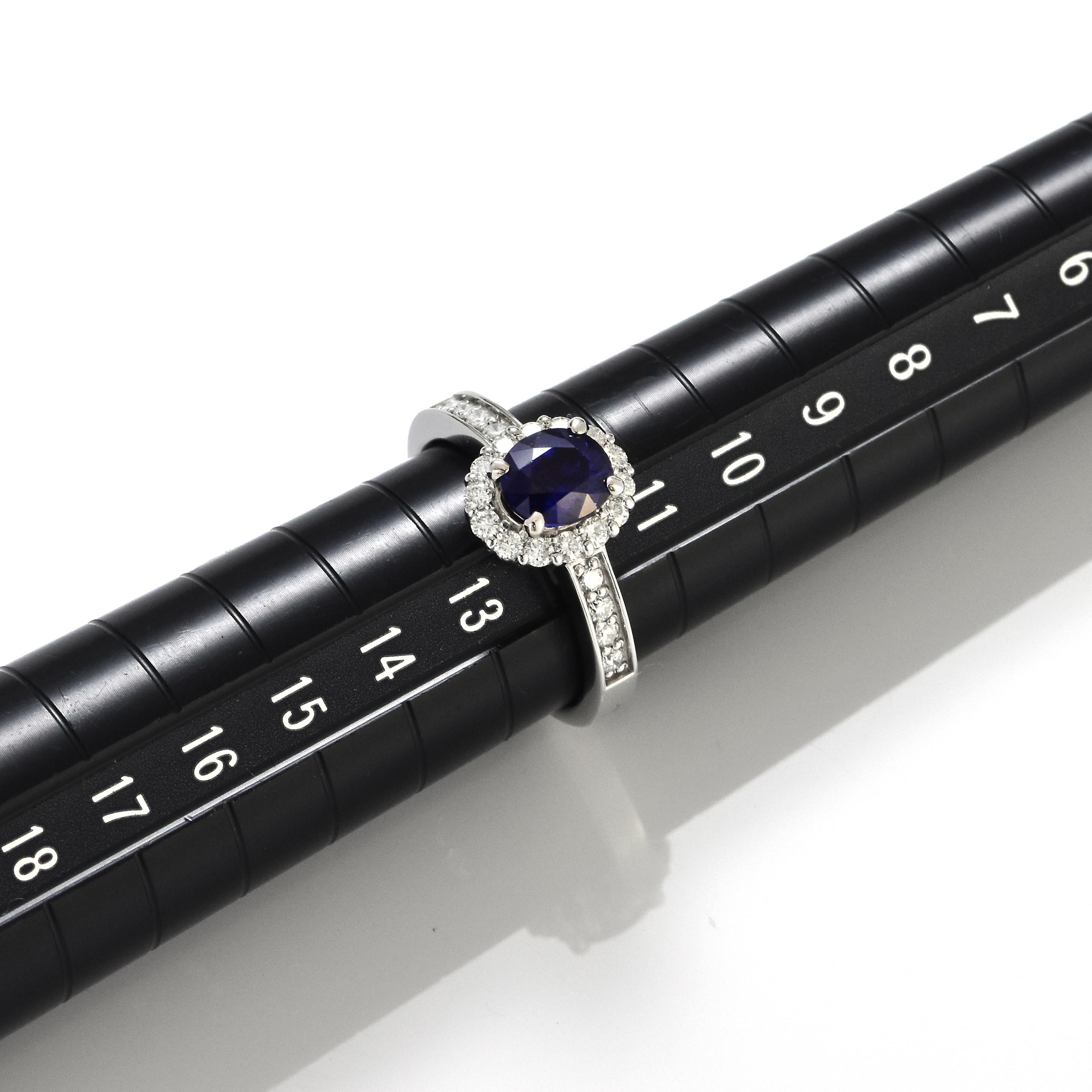 GIA Certified 1.51 Carat Natural Sapphire and Diamond Ring made in Platinum For Sale 4