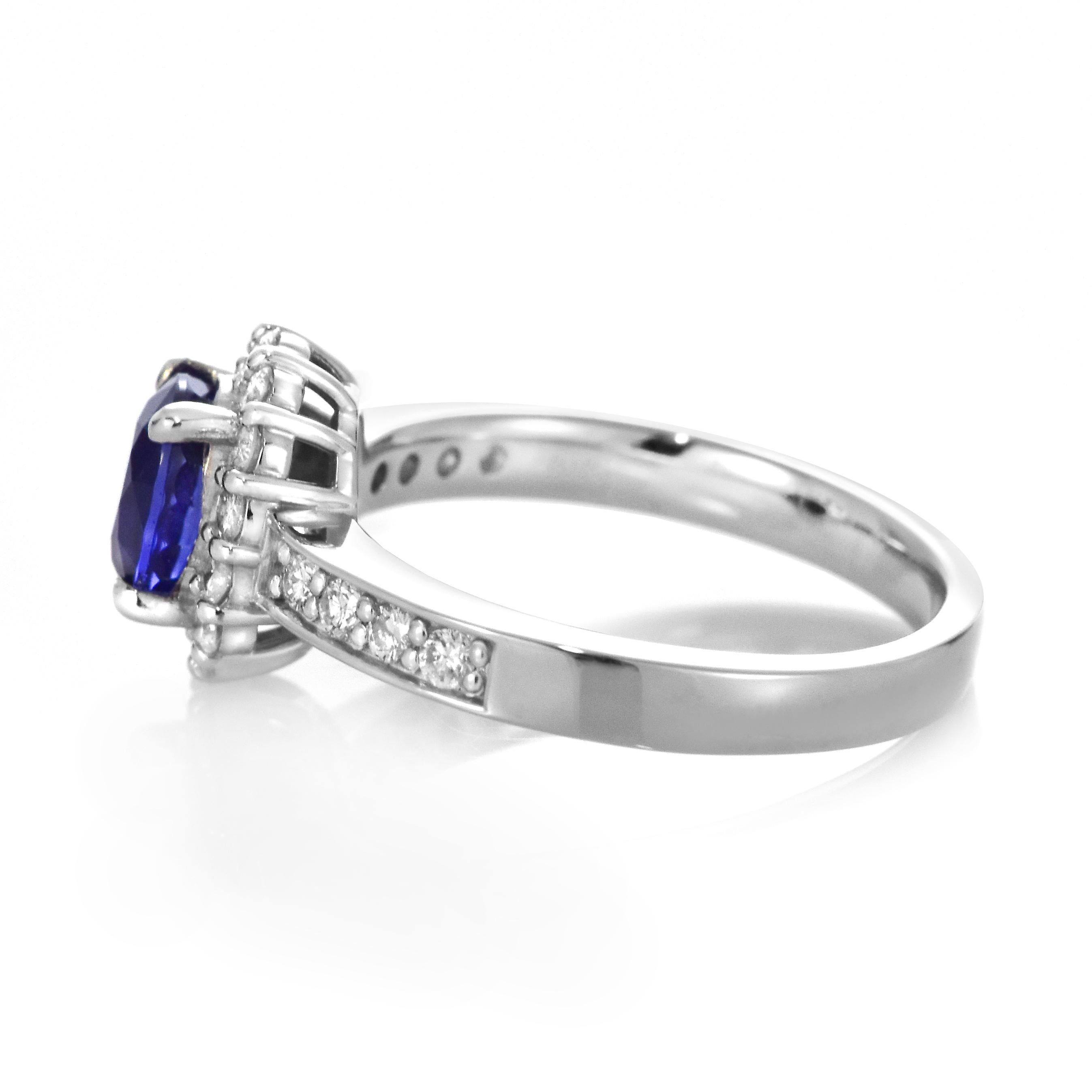 GIA Certified 1.51 Carat Natural Sapphire and Diamond Ring made in Platinum For Sale 5