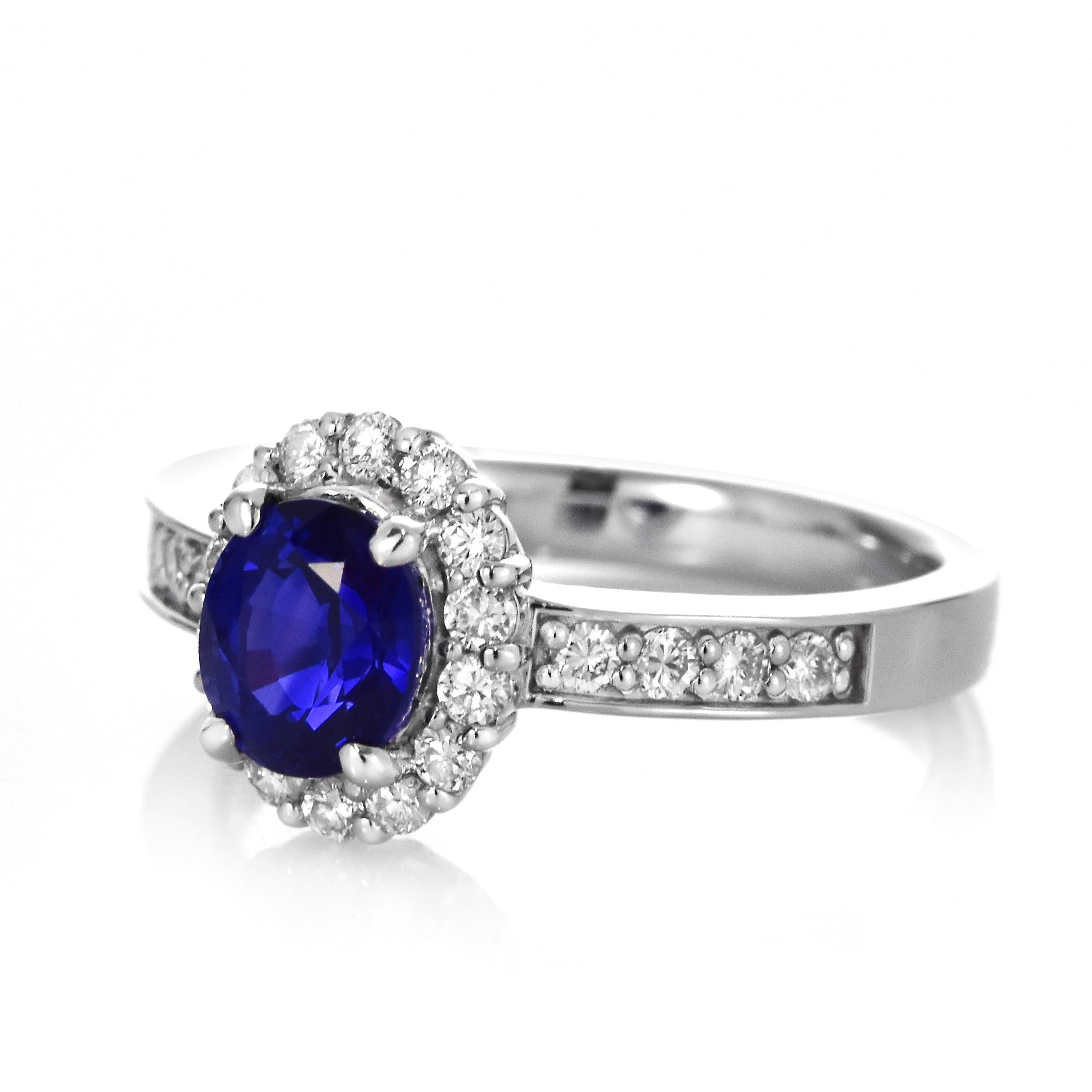 GIA Certified 1.51 Carat Natural Sapphire and Diamond Ring made in Platinum In New Condition For Sale In Tokyo, JP