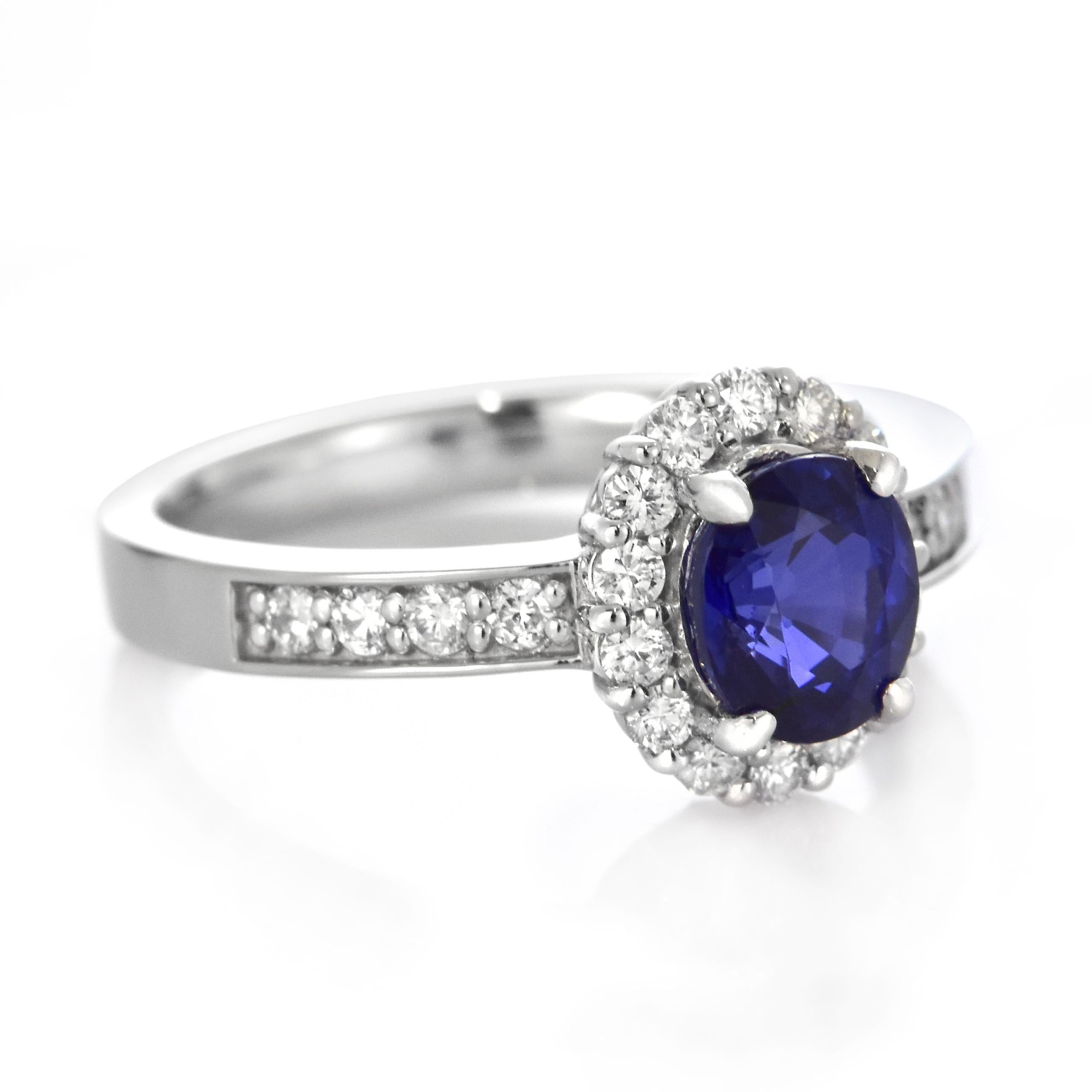 Women's GIA Certified 1.51 Carat Natural Sapphire and Diamond Ring made in Platinum For Sale