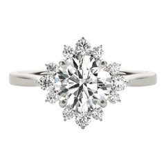 GIA Certified 1.51 Carat Round Halo Flower Cluster Anello con diamanti in oro bianco 18K