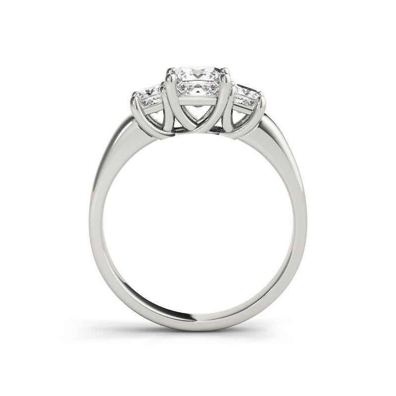 GIA-zertifizierter 1,51-Karat-Dreistein-Prinzessinnen-Diamantring aus 18 Karat Weißgold im Zustand „Neu“ im Angebot in New York, NY
