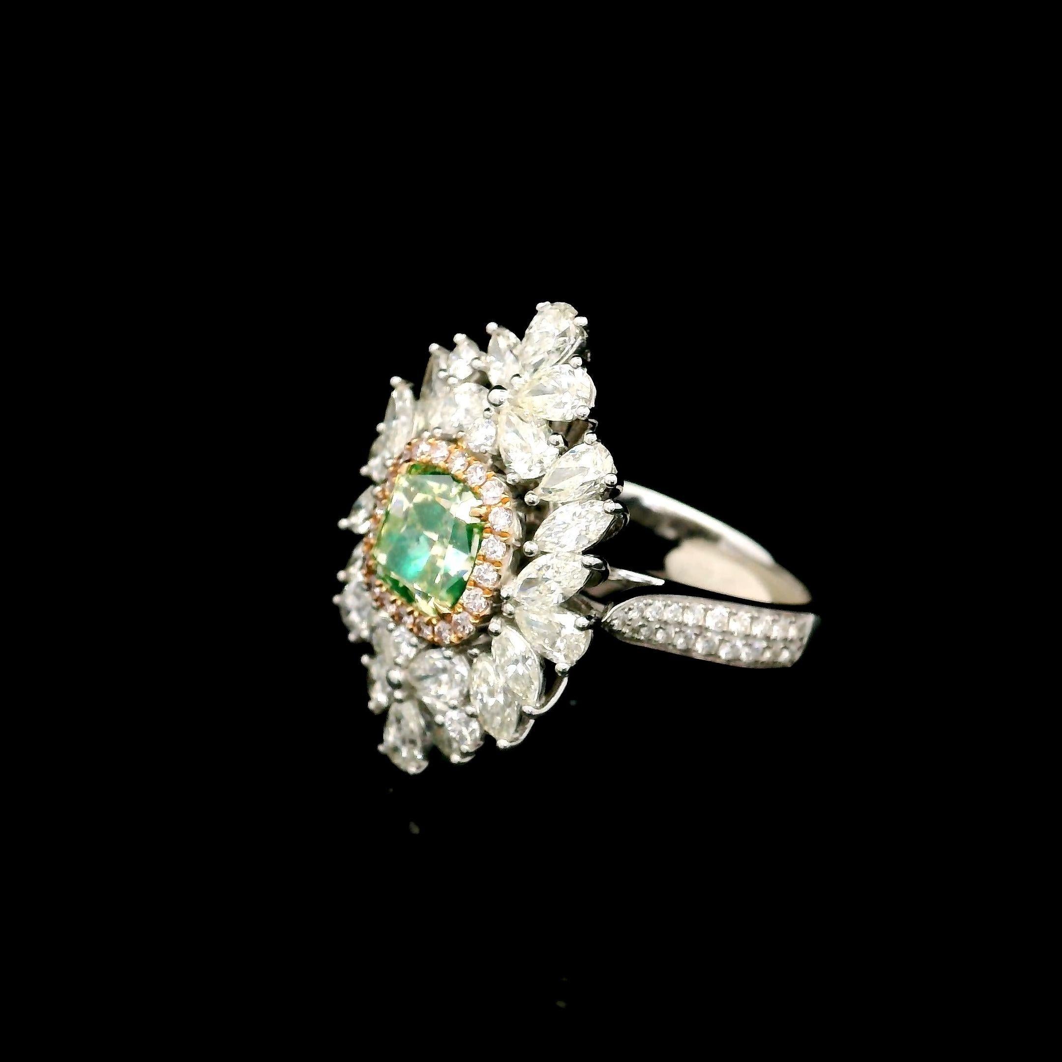 GIA Certified 1.52 Carat Fancy Greenish Yellow SI2 Clarity Diamond Ring In New Condition For Sale In บางรัก, TH