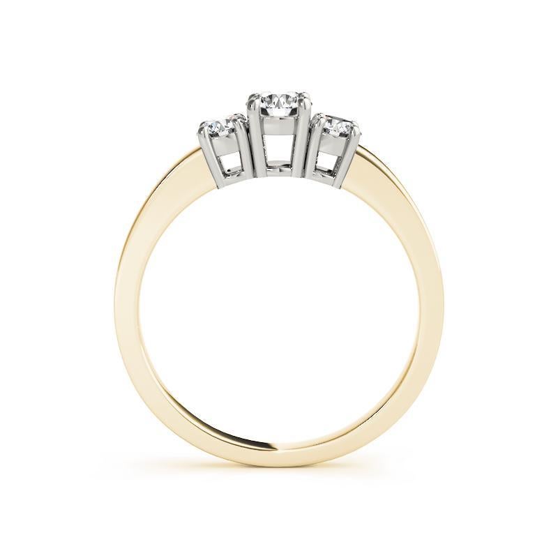 Anello con diamante brillante rotondo certificato GIA da 1,52 carati e tre pietre In condizioni Nuovo in vendita a New York, NY