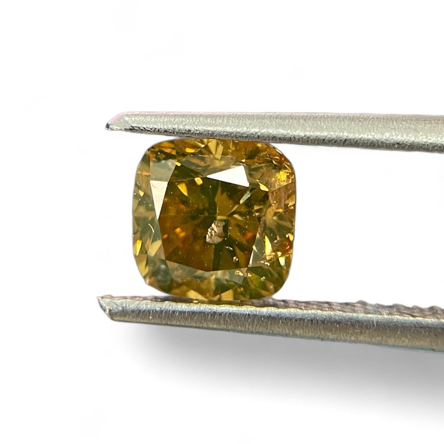 Taglio cuscino Diamante naturale certificato GIA da 1,52 ct Cushion Fancy di colore marrone intenso e giallo arancio in vendita
