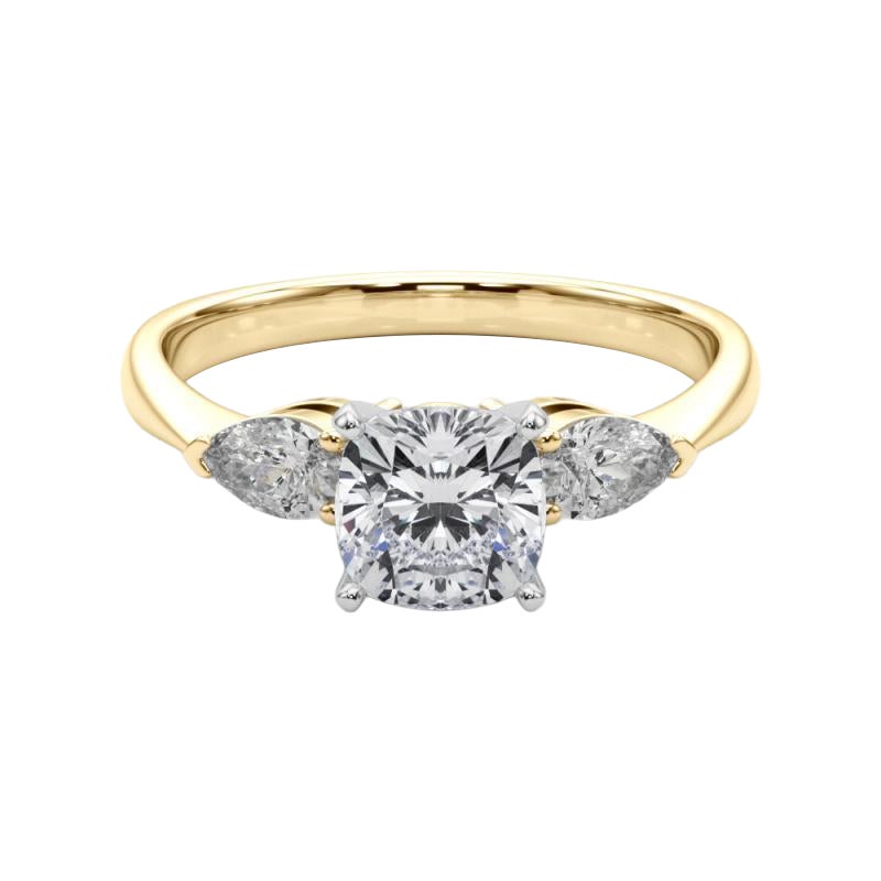 GIA Certified 1.53 Carat Cushion East-West Three-Stone Diamond Ring in vendita