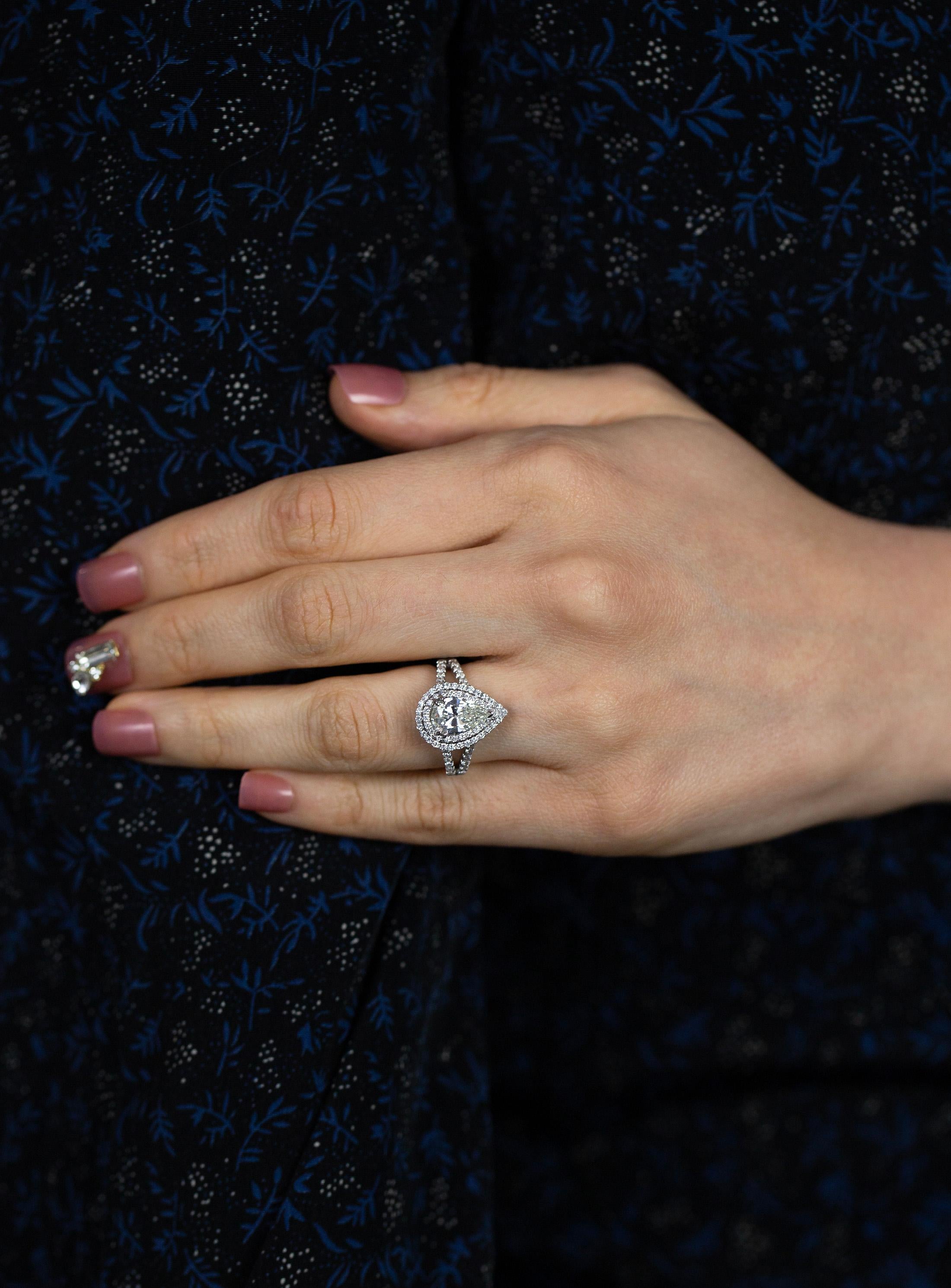 Bague de fiançailles double halo en diamant poire certifié GIA 1,53 carats en vente 1