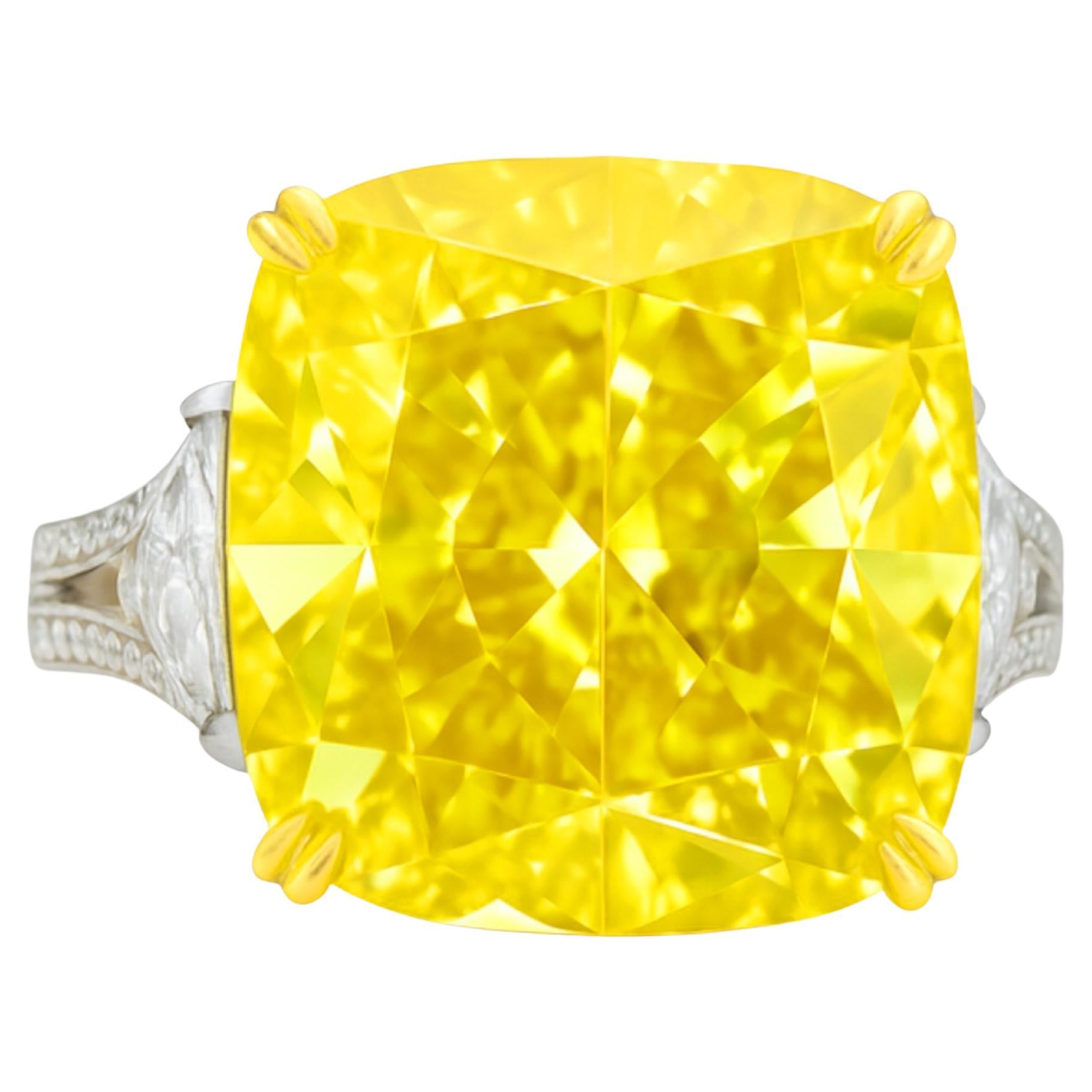 Taille coussin Bague en diamant jaune fantaisie taille coussin certifiée GIA de 15,31 carats en vente