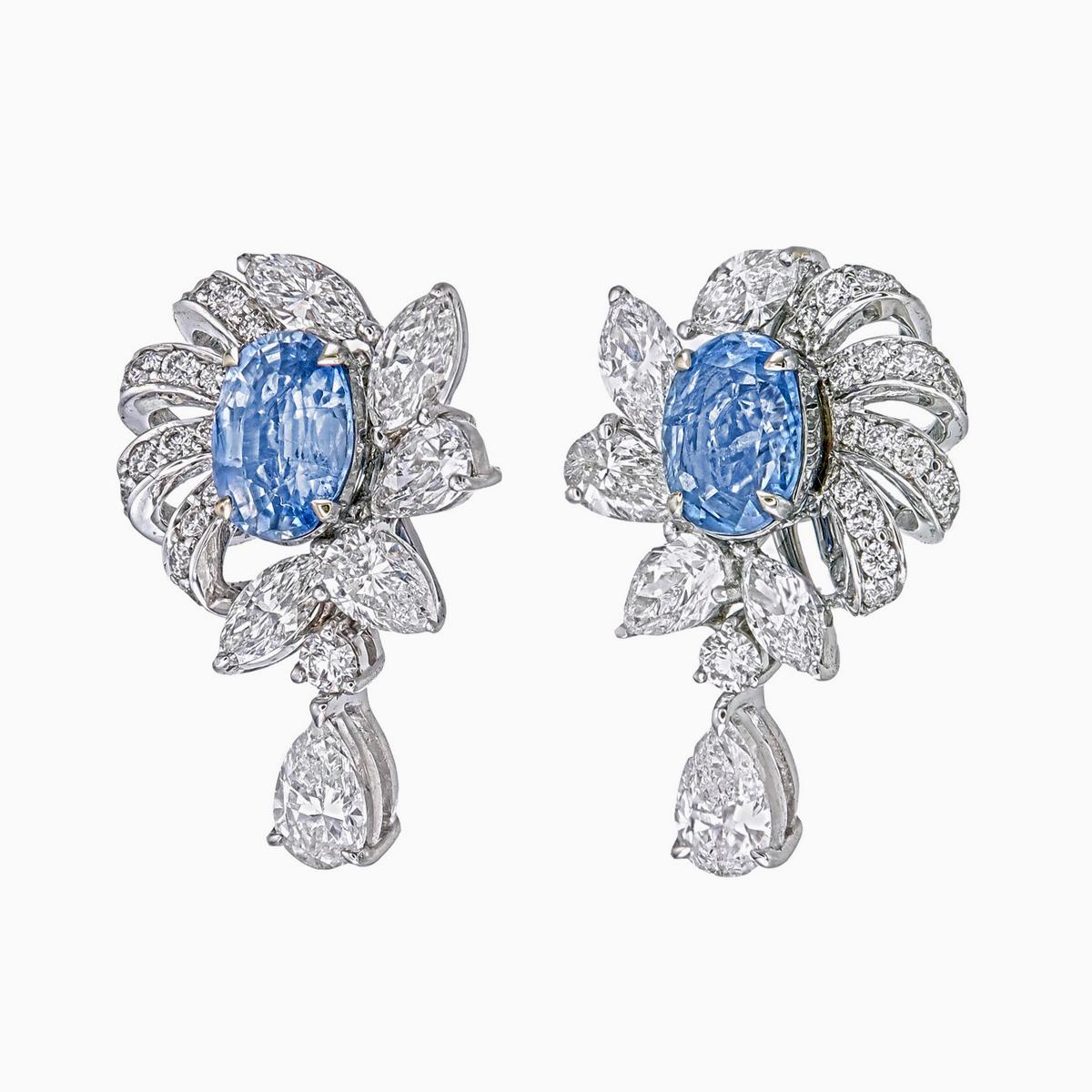 GIA zertifiziert 1,54 Karat Kaschmir blauer Saphir und Diamant-Ohrringe in 18K WG (Moderne) im Angebot