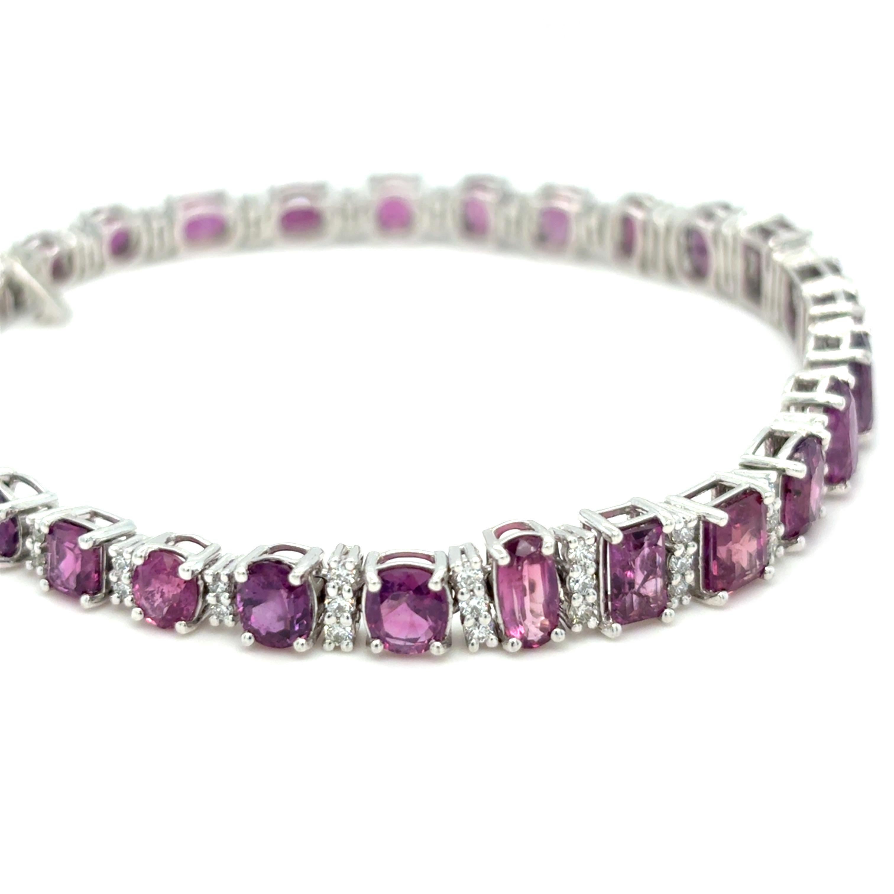 GIA Certified 15.45 Carat Unheated Kashmir Sapphire Diamond Platinum Bracelet For Sale 5