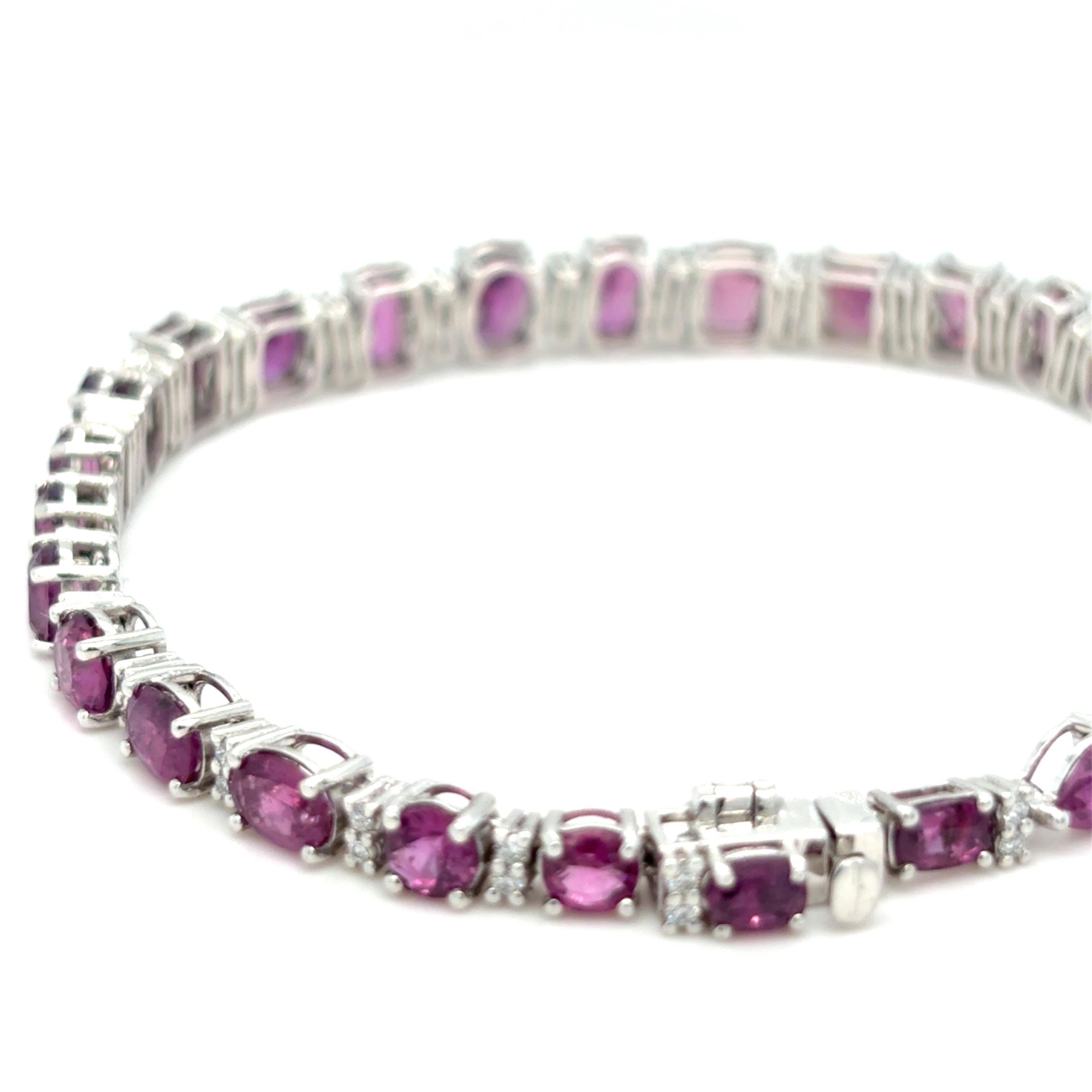 GIA Certified 15.45 Carat Unheated Kashmir Sapphire Diamond Platinum Bracelet For Sale 6