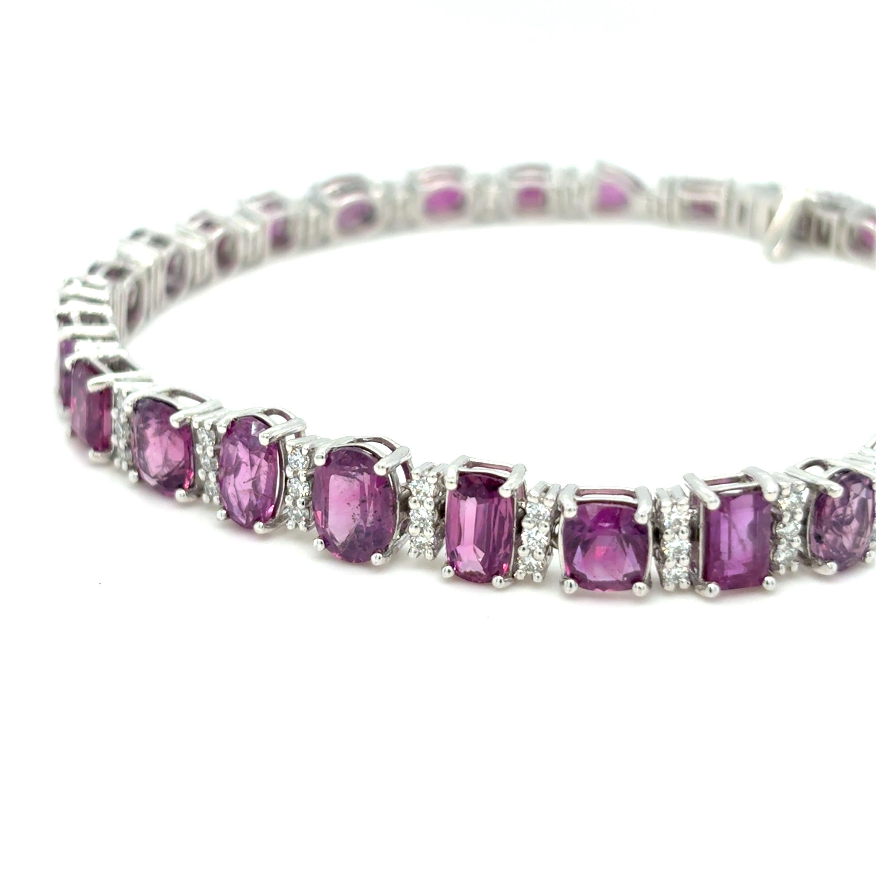 GIA Certified 15.45 Carat Unheated Kashmir Sapphire Diamond Platinum Bracelet For Sale 9