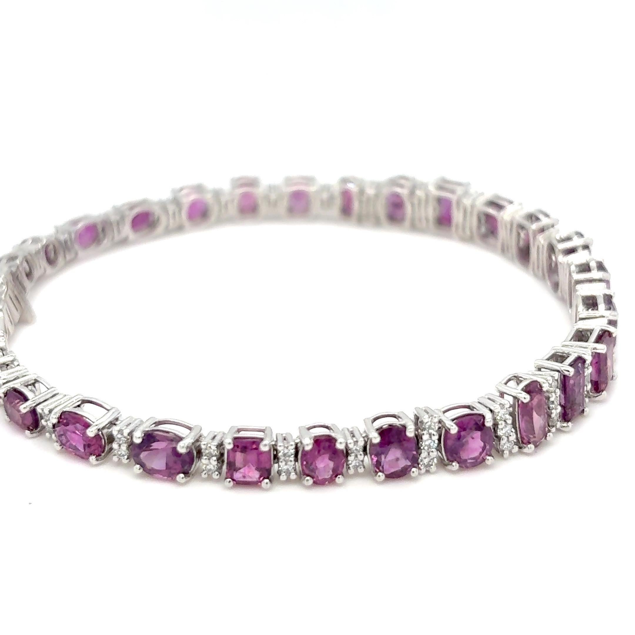 GIA Certified 15.45 Carat Unheated Kashmir Sapphire Diamond Platinum Bracelet For Sale 12