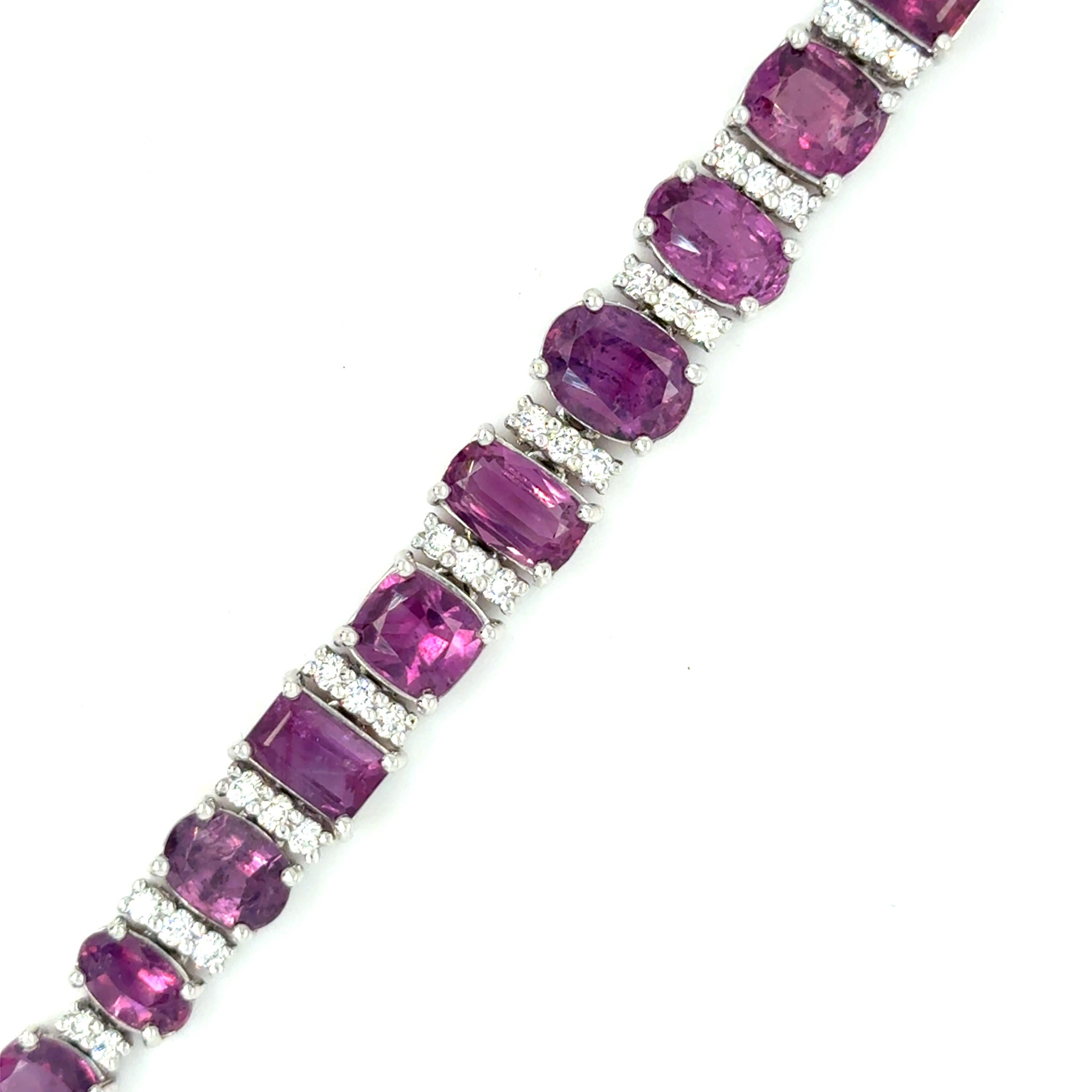 Artisan GIA Certified 15.45 Carat Unheated Kashmir Sapphire Diamond Platinum Bracelet For Sale