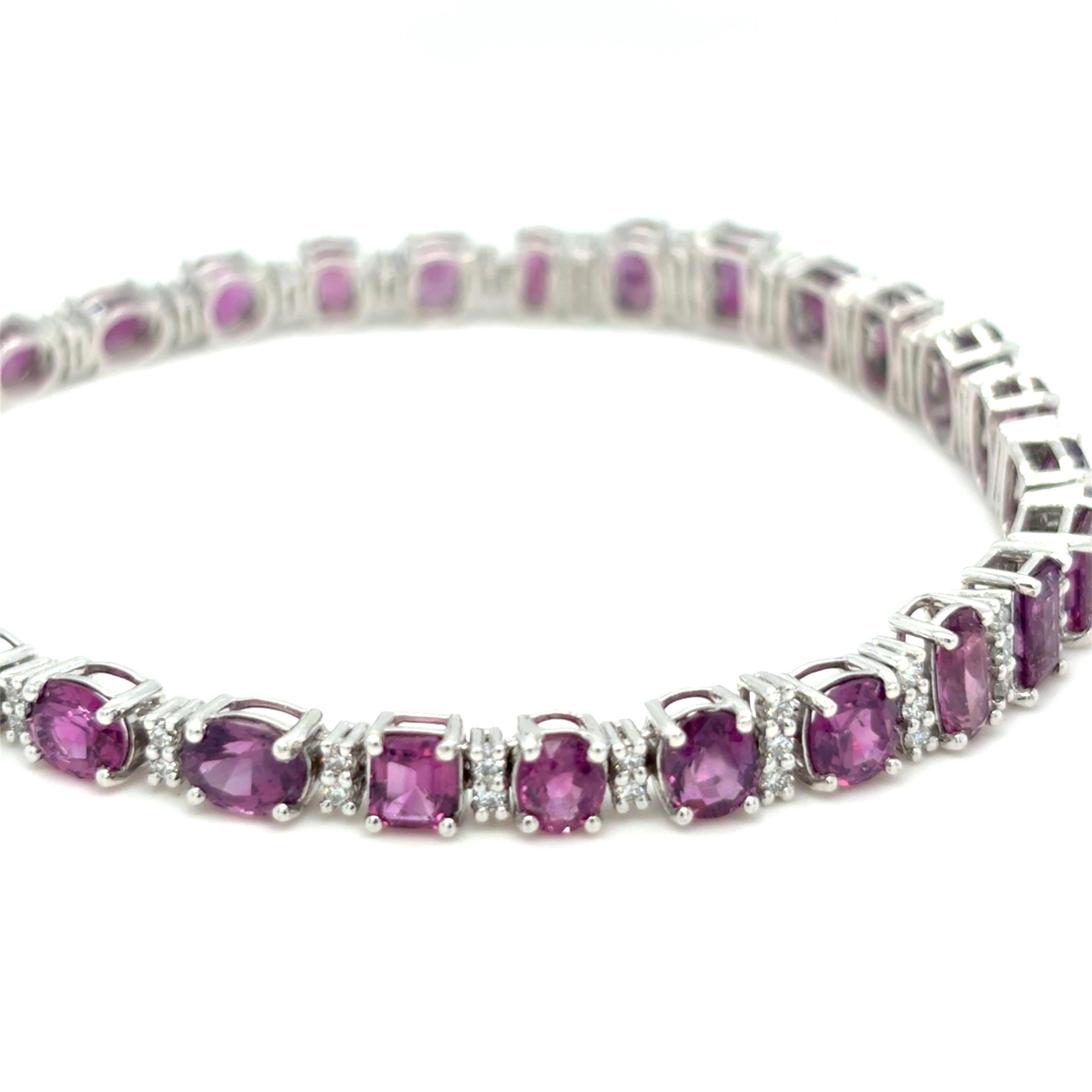 GIA Certified 15.45 Carat Unheated Kashmir Sapphire Diamond Platinum Bracelet For Sale 1