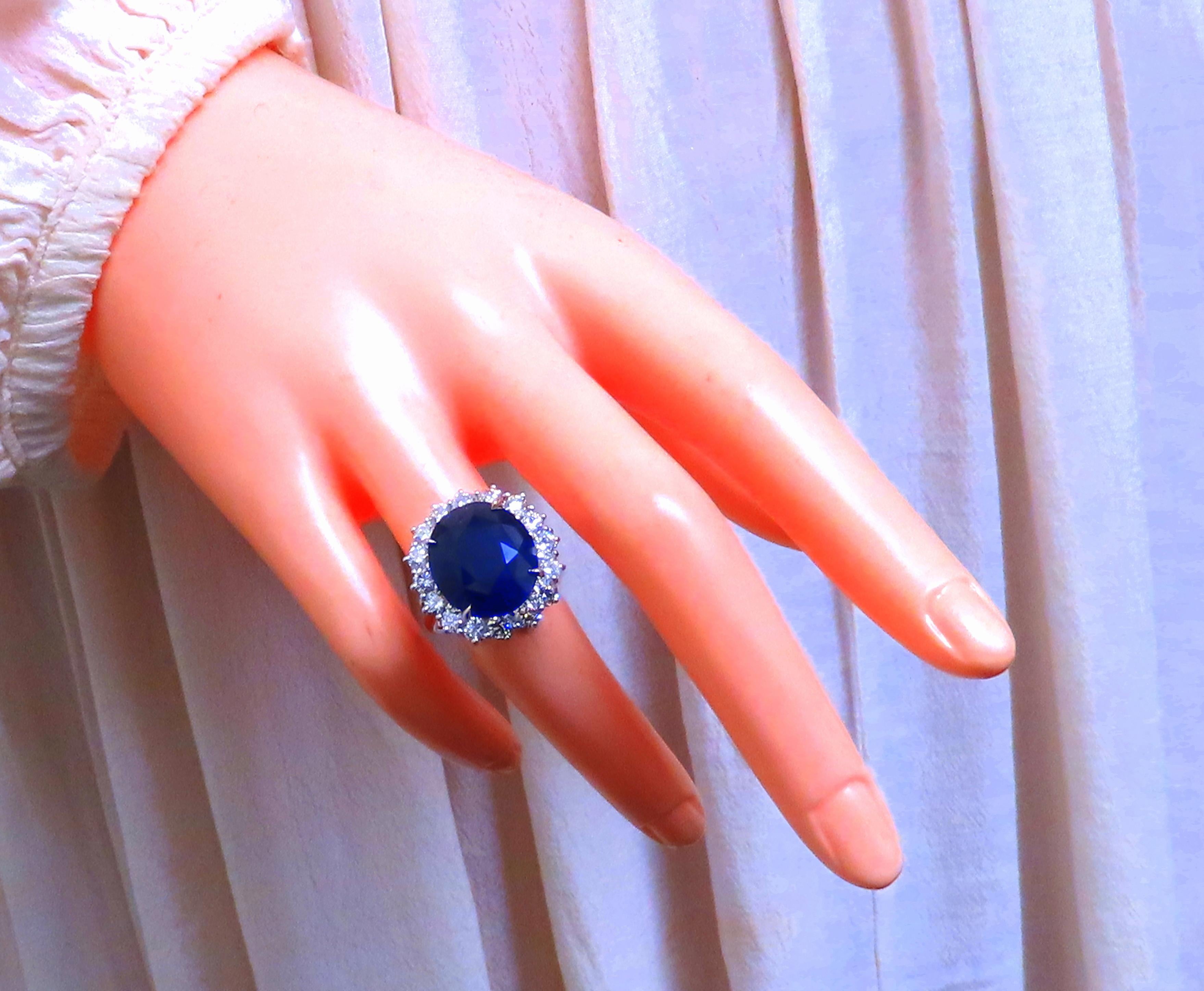 Women's GIA Certified 15.49ct Natural Sapphire Diamonds Cluster Ring 18kt 51141 For Sale