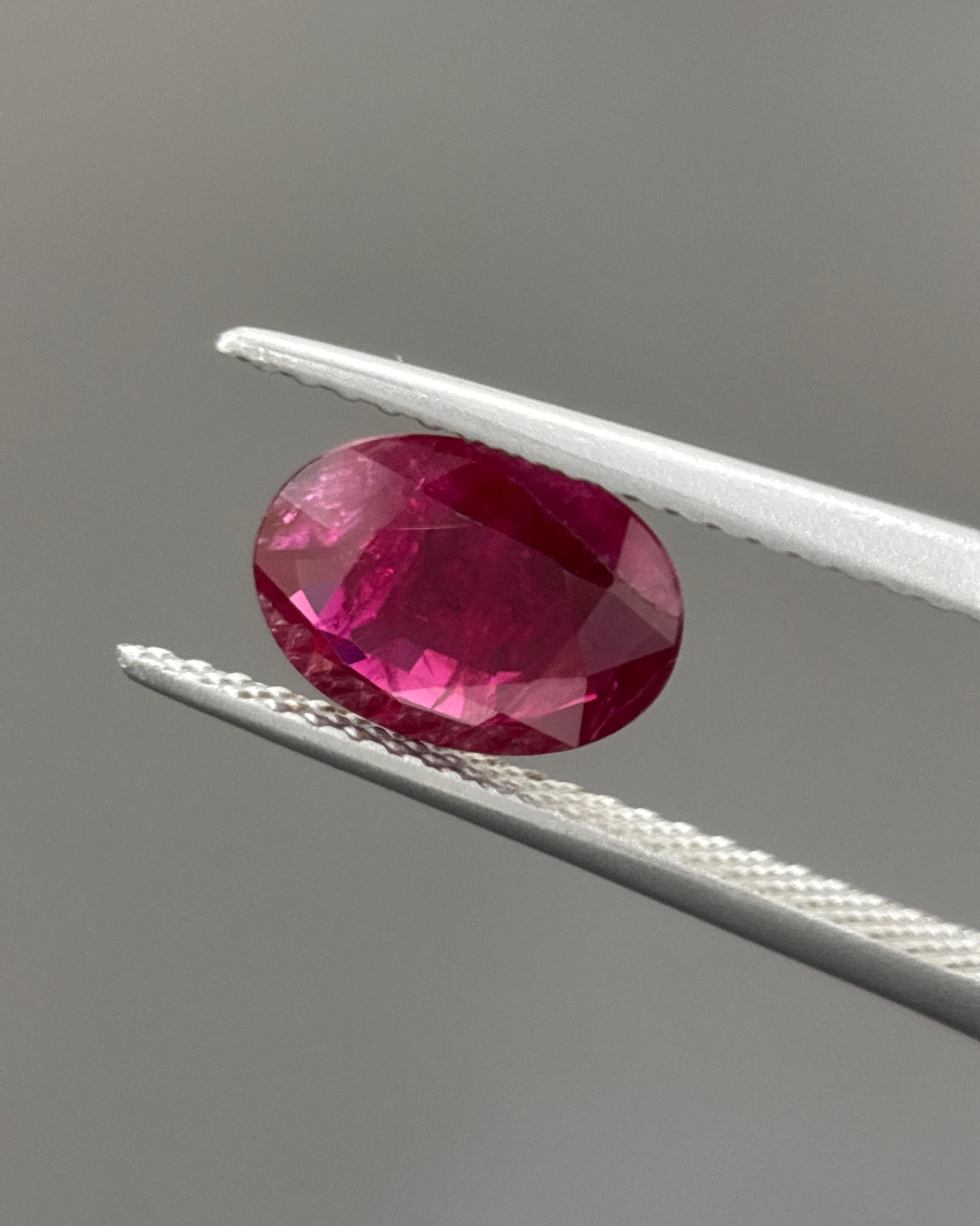GIA Certificato 1.55 Carati Burma Senza Calore Taglio Ovale Naturale Rubino in vendita 2