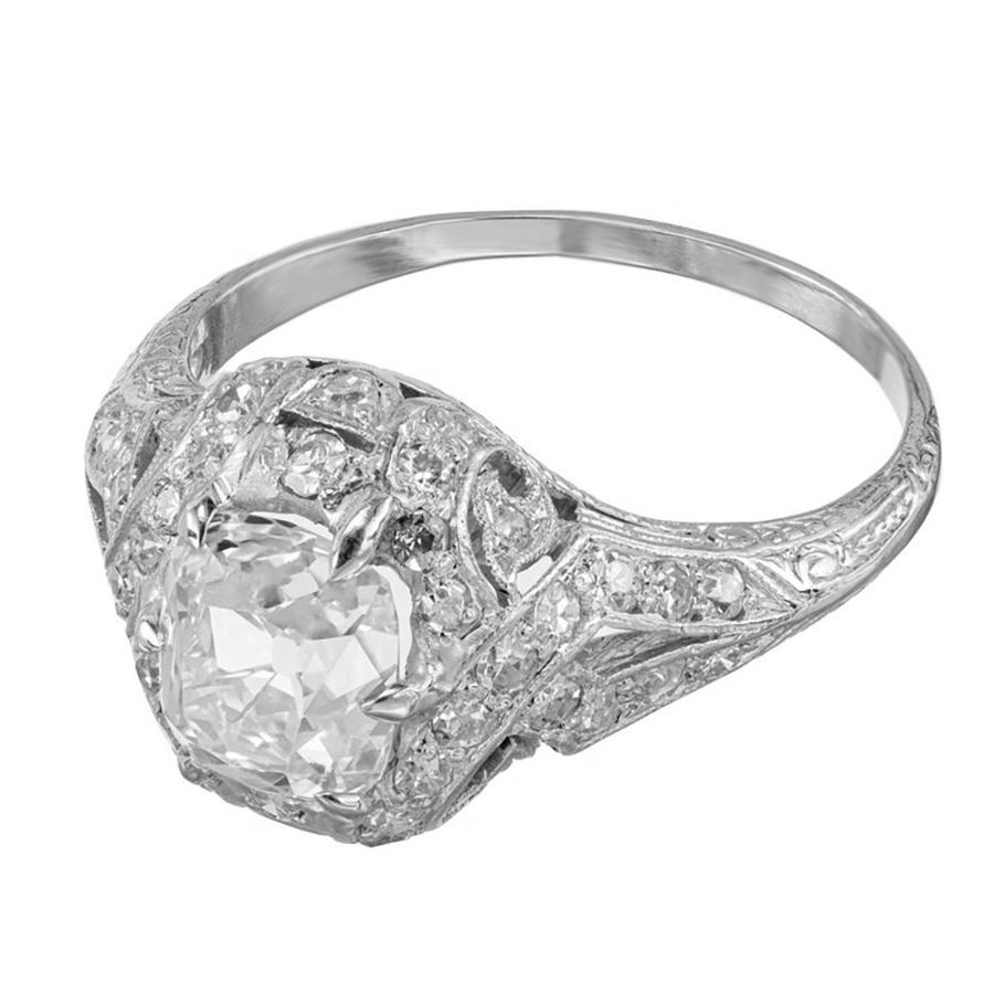 Taille vieille Europe Bague de fiançailles édouardienne en platine avec diamant européen ancien de 1,55 carat certifié par le GIA en vente