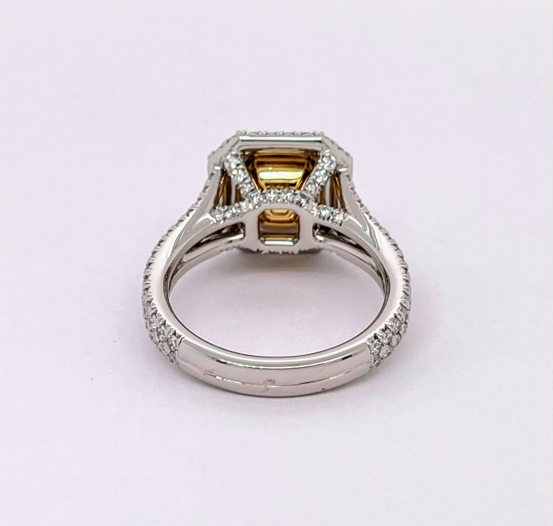 GIA Certified 1.55 Fancy Vivid Yellow Diamond Engagement Ring In New Condition For Sale In LA, CA