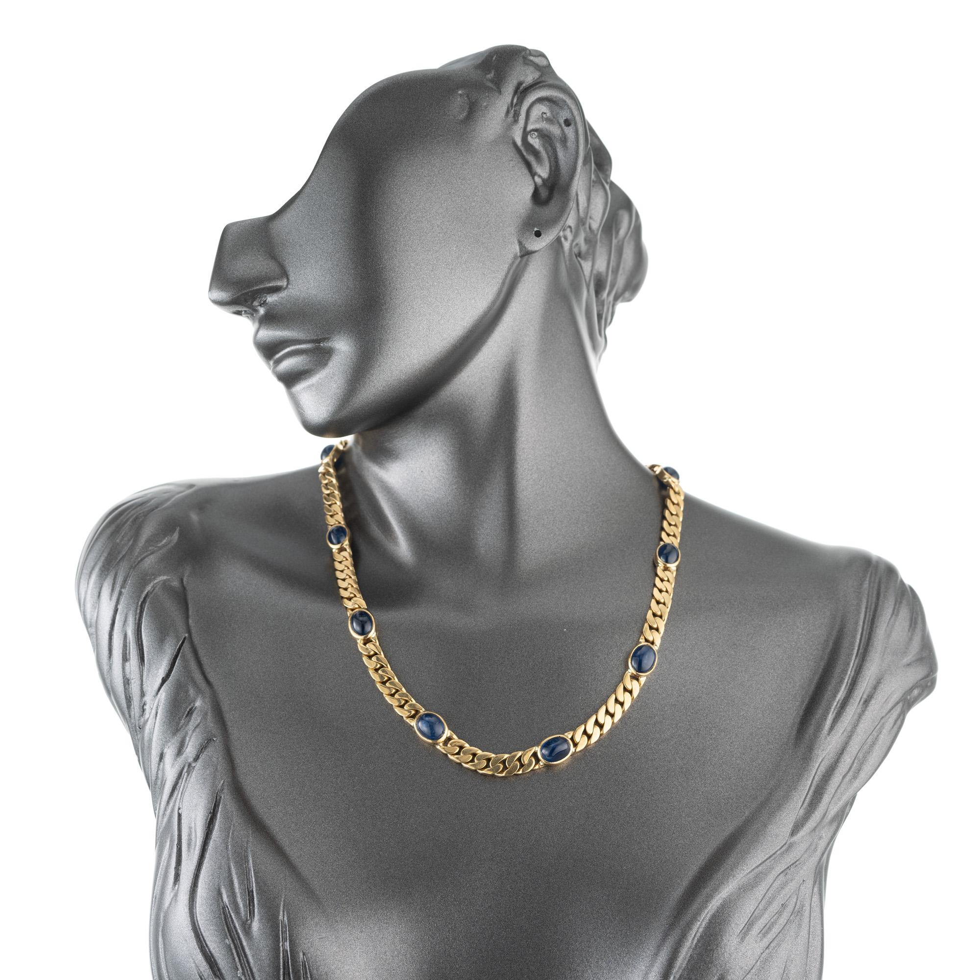 Women's GIA Certified 15.50 Carat Oval Cabochon Sapphire Mid-Century Gold Link Necklace For Sale