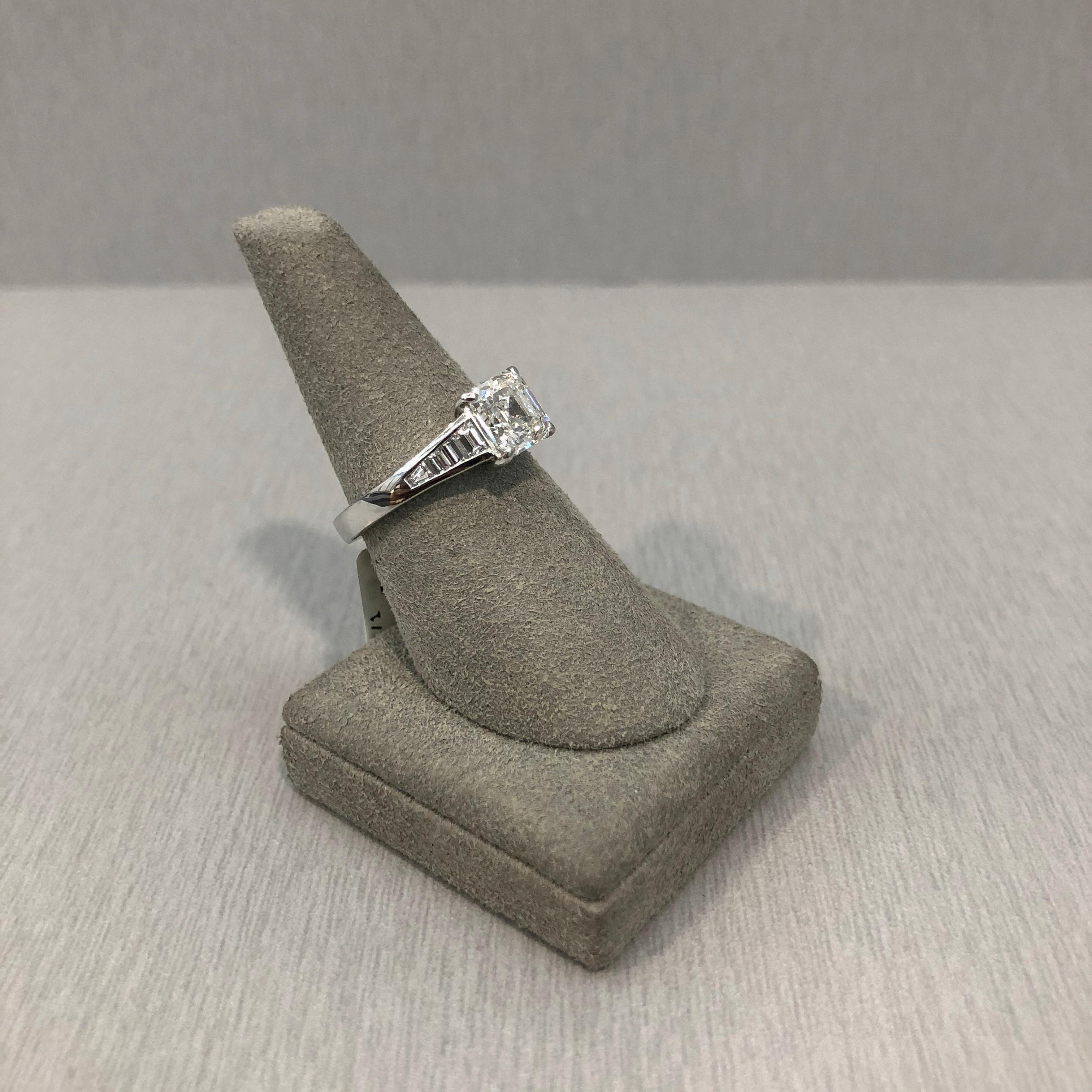 Roman Malakov GIA Certified 1.56 Carats Asscher Cut Diamond Engagement Ring For Sale 1