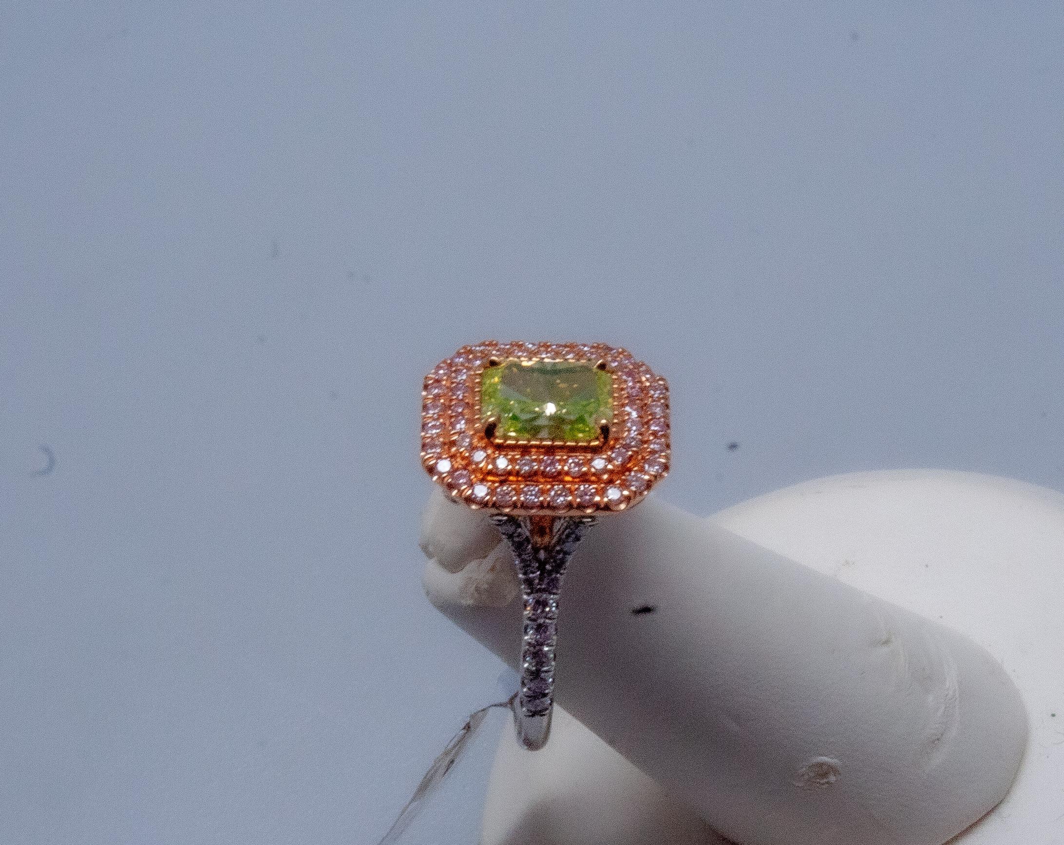 Anello da cocktail con diamante giallo verdastro intenso di 1,56 carati certificato GIA In condizioni ottime in vendita a New York, NY