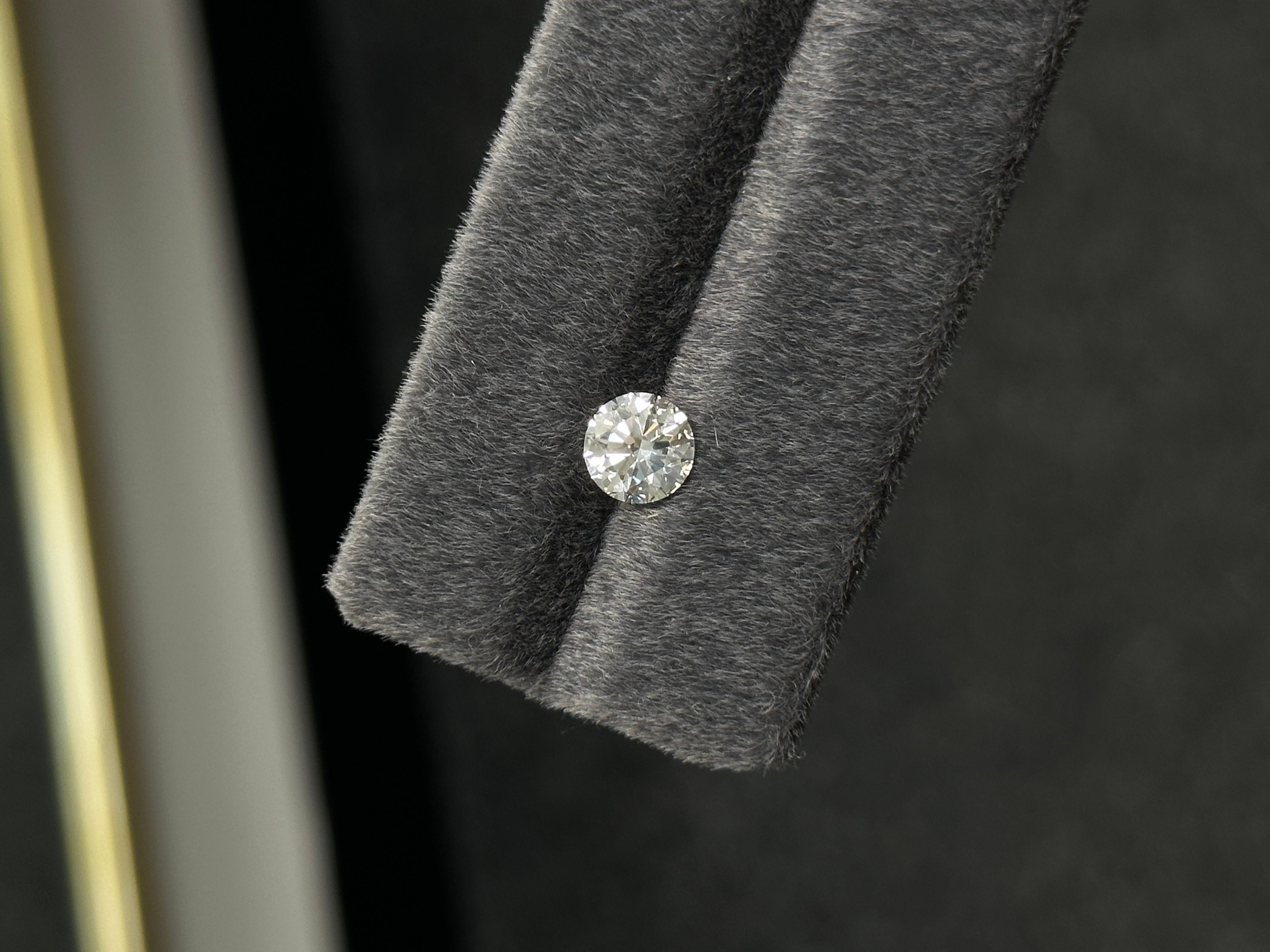GIA-zertifizierter 1,57 Karat runder Brillant-Naturdiamant (Verlobungsringe) im Angebot 3