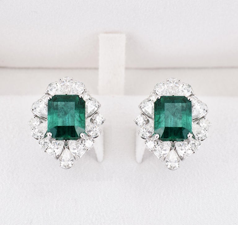 Laviere GIA Certified 15.75 Carat Emerald and Diamond Earrings For Sale at  1stDibs