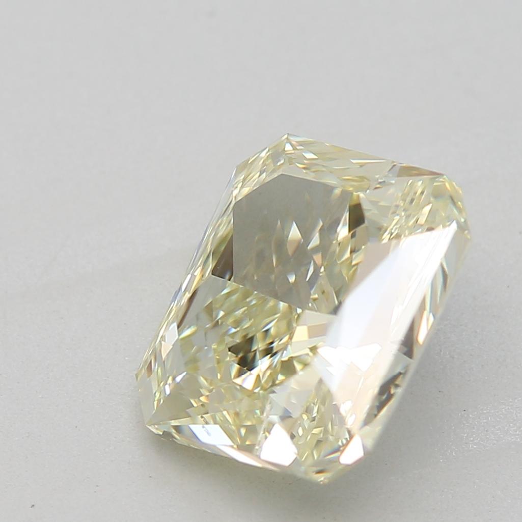 Taille radiant Diamant fantaisie de 1,58 carat de pureté jaune brunâtre vertâtre SI2 certifié par le GIA en vente
