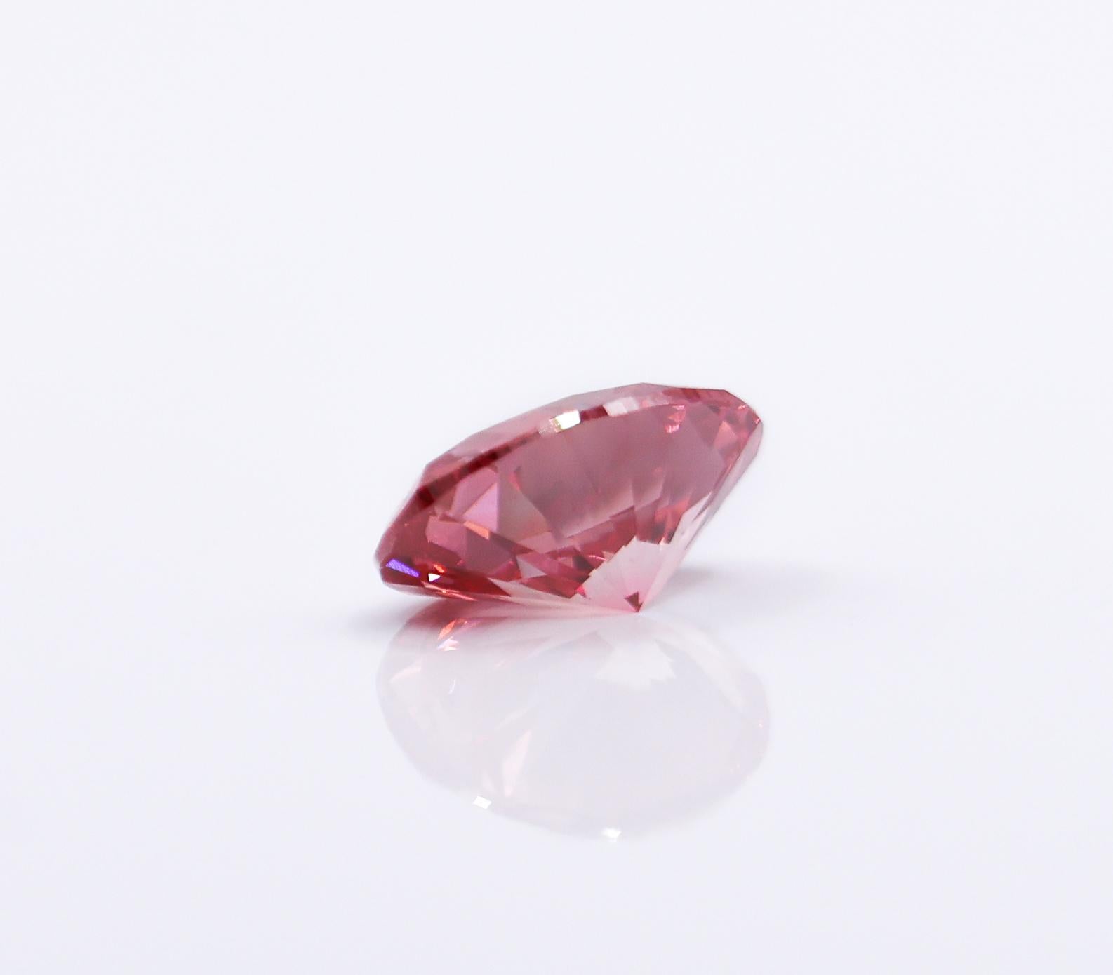 GIA Certified 1.58 Carat Fancy Vivid Pink Diamond Natural Earth Mined In New Condition For Sale In Columbus, OH