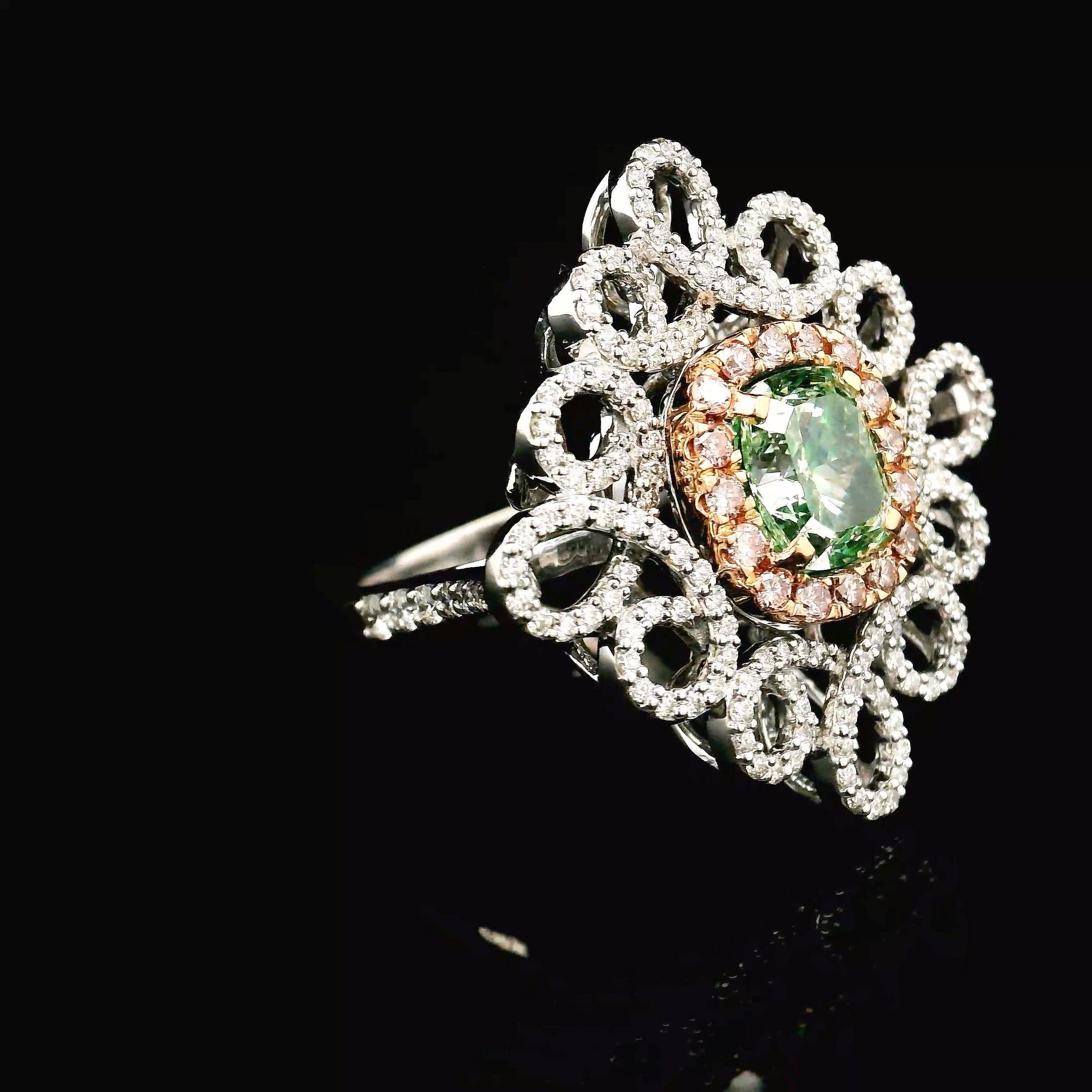 Taille coussin Bague certifiée GIA, de 1,58 carat, de pureté VS2, jaune clair vertâtre en vente