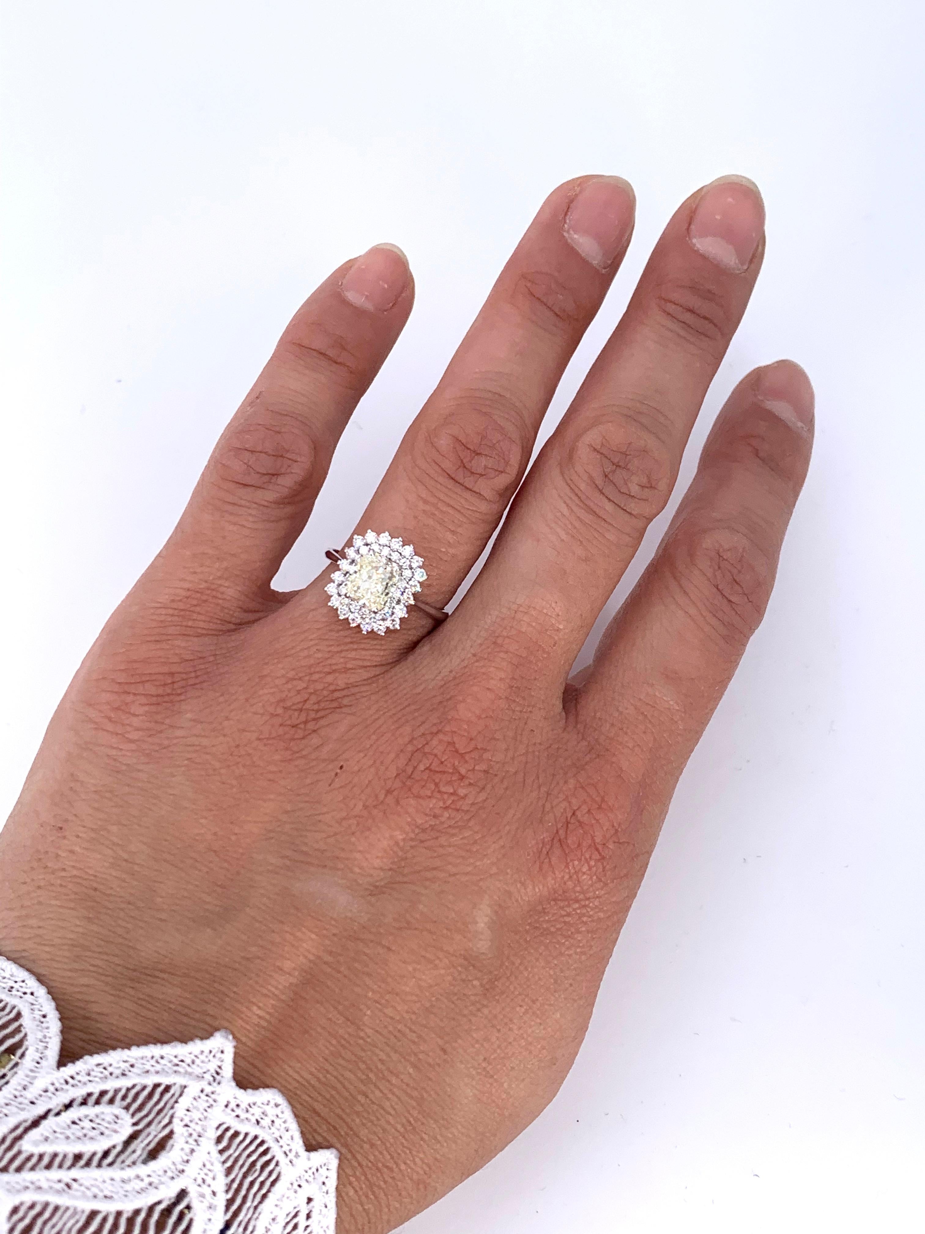 GIA Certified 1.58 Carat Light Yellow Cushion Cut Cocktail Diamond Ring In New Condition In Florence, IT